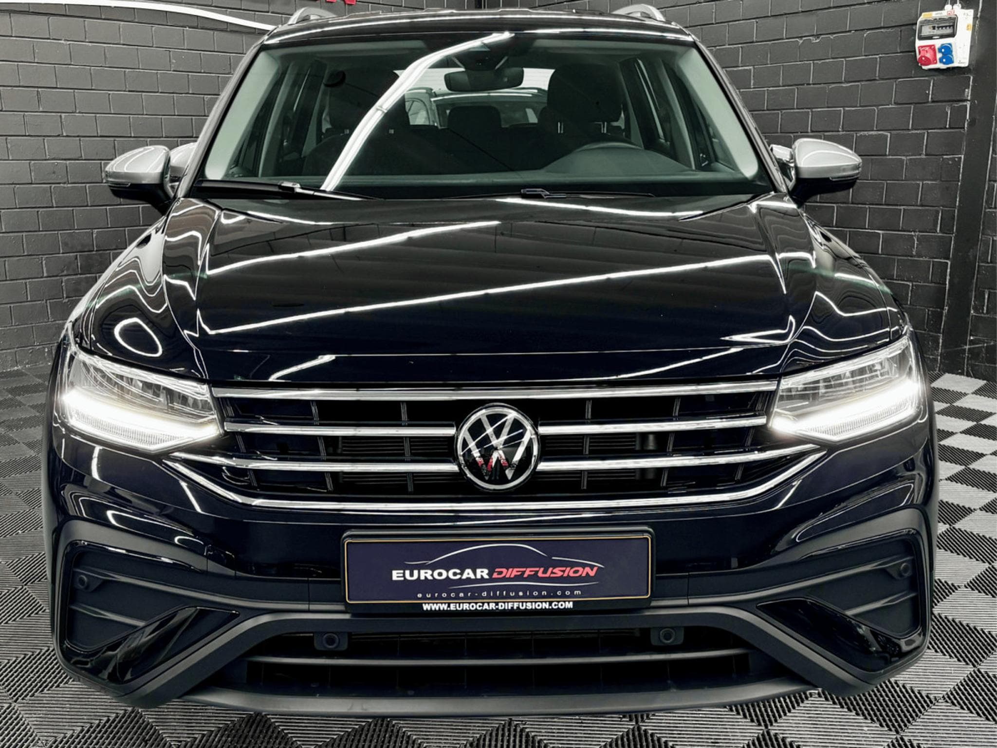 VW Tiguan Life 1.5 TSI 150 CV DSG7 *7 PLACES *ATTELAGE* *HAYON* (2025) - Foto 2
