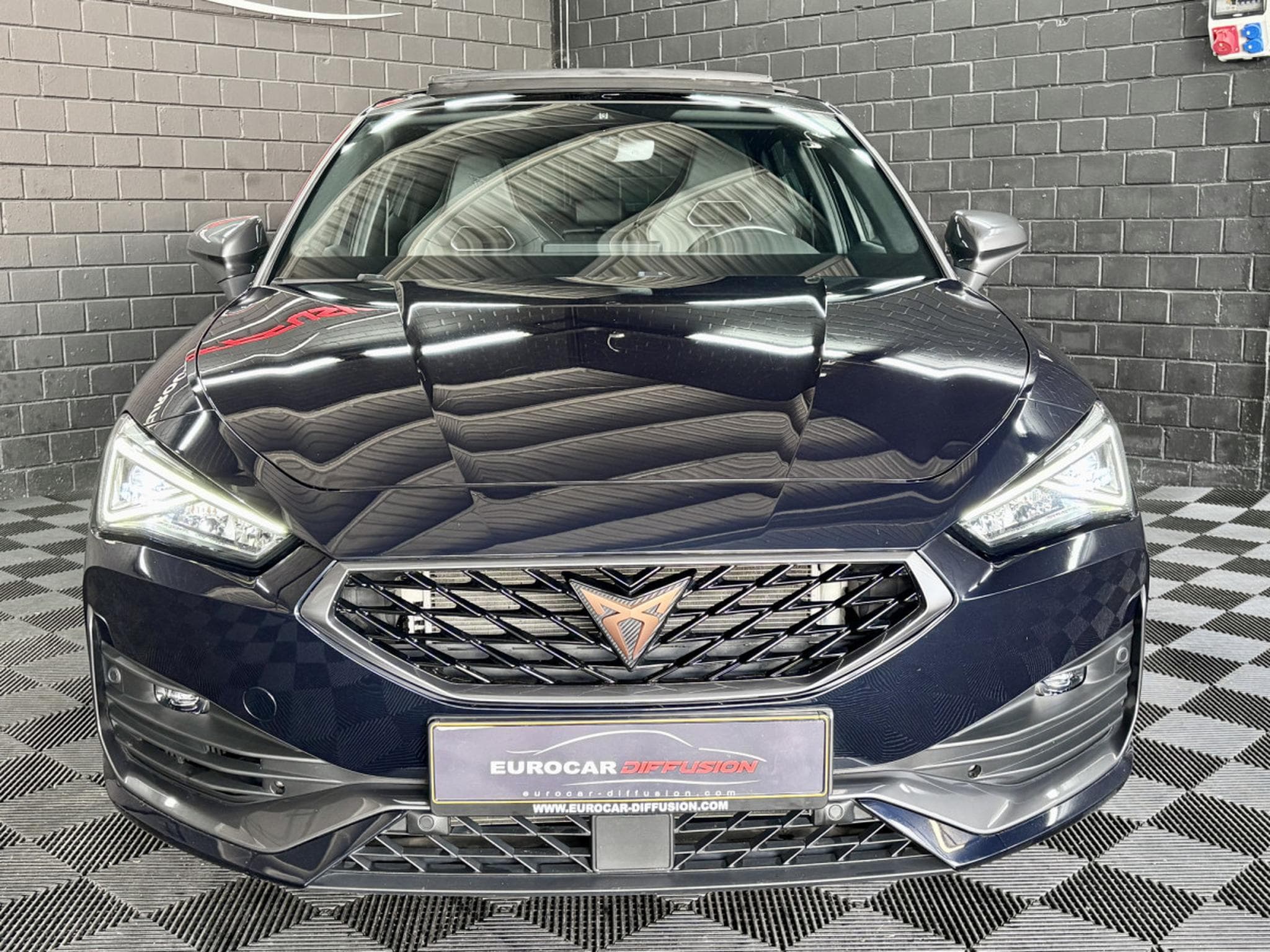 Cupra Leon 2.0 TSI 300CV * PANO * VSS * CAM* (2022) - Foto 2