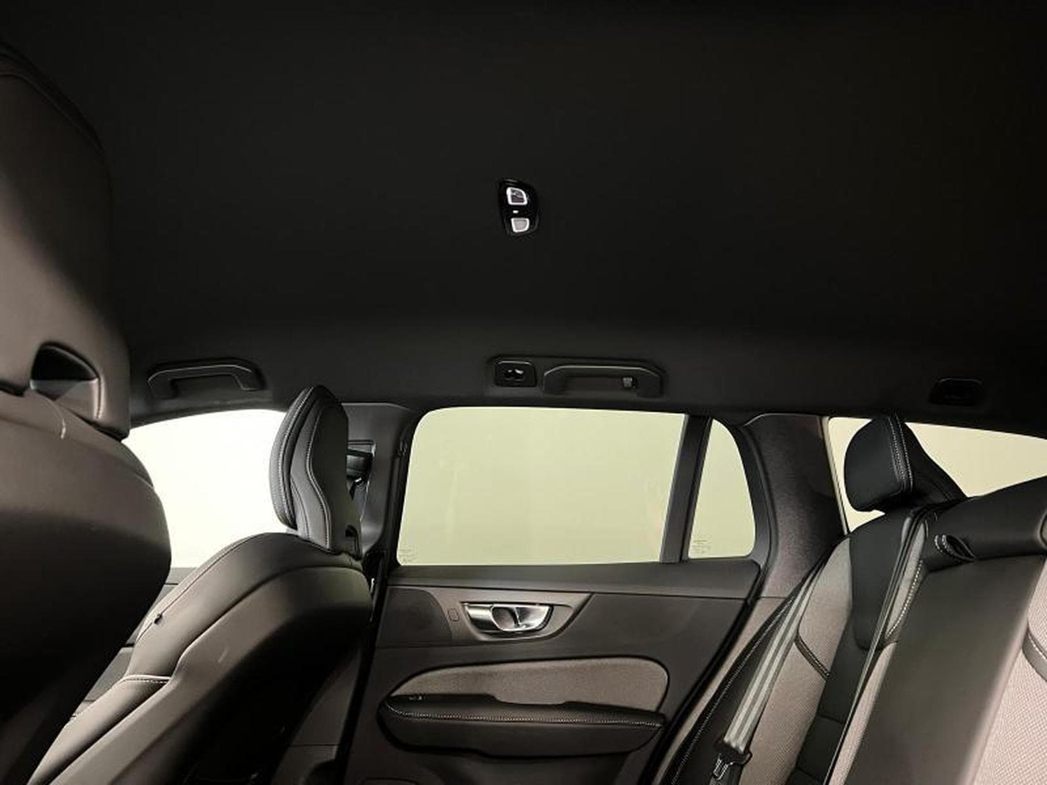 Volvo V60 Plus Dark (2025) - Foto 13