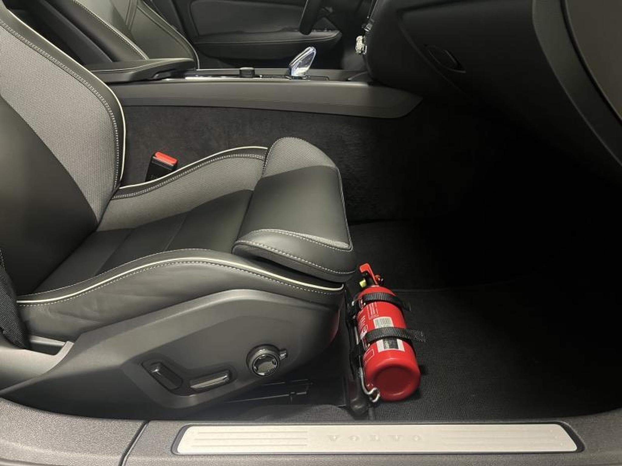 Volvo V60 Plus Dark (2025) - Foto 16