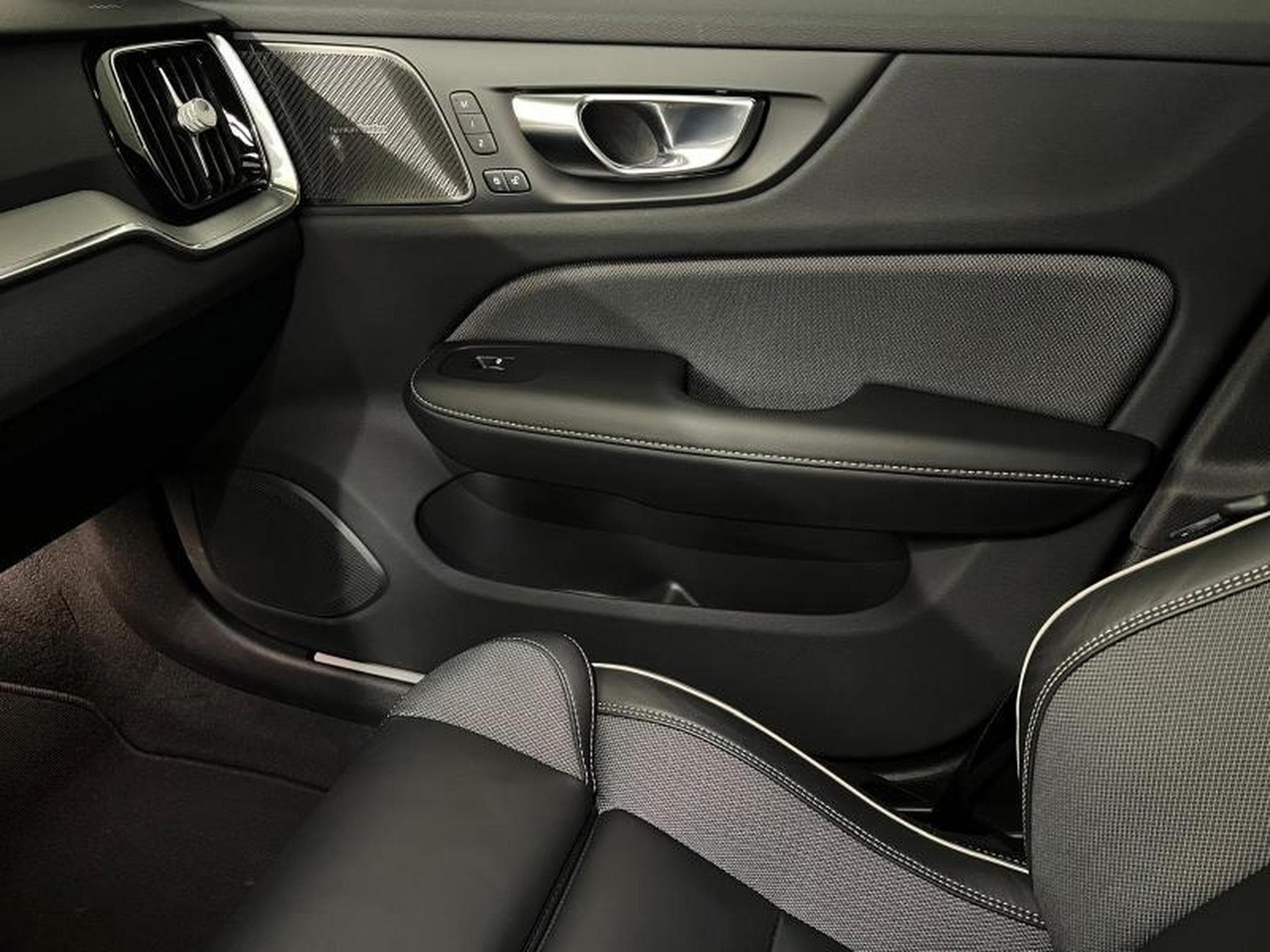 Volvo V60 Plus Dark (2025) - Foto 17