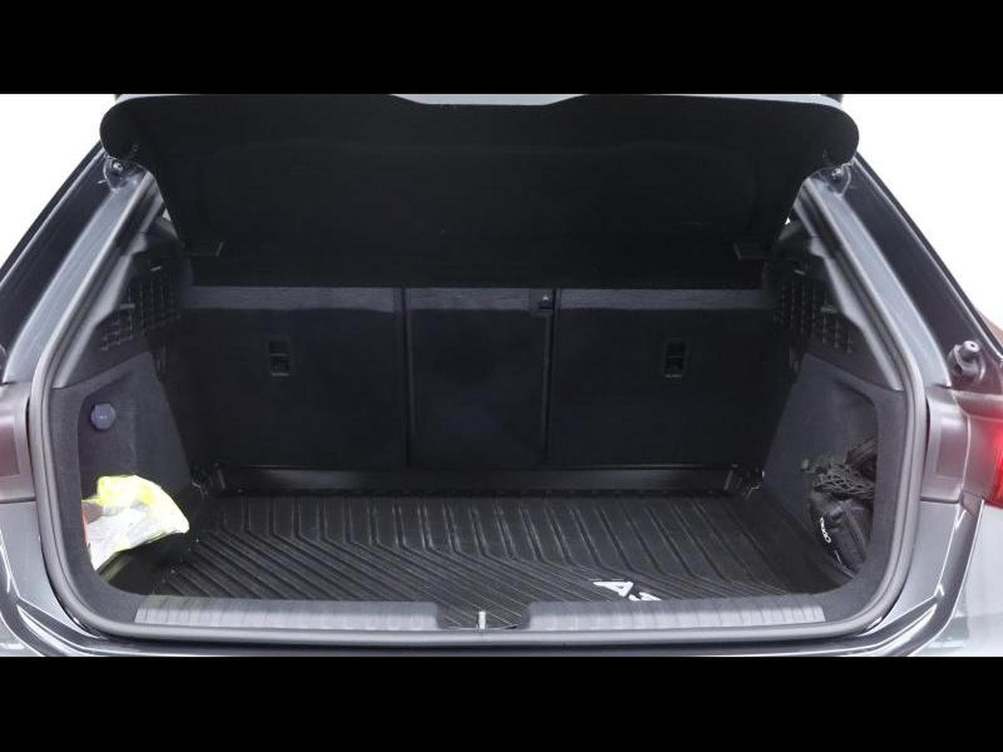 Audi A3 Sportback 35 TDI S-LINE 150 (2023) - Photo 7