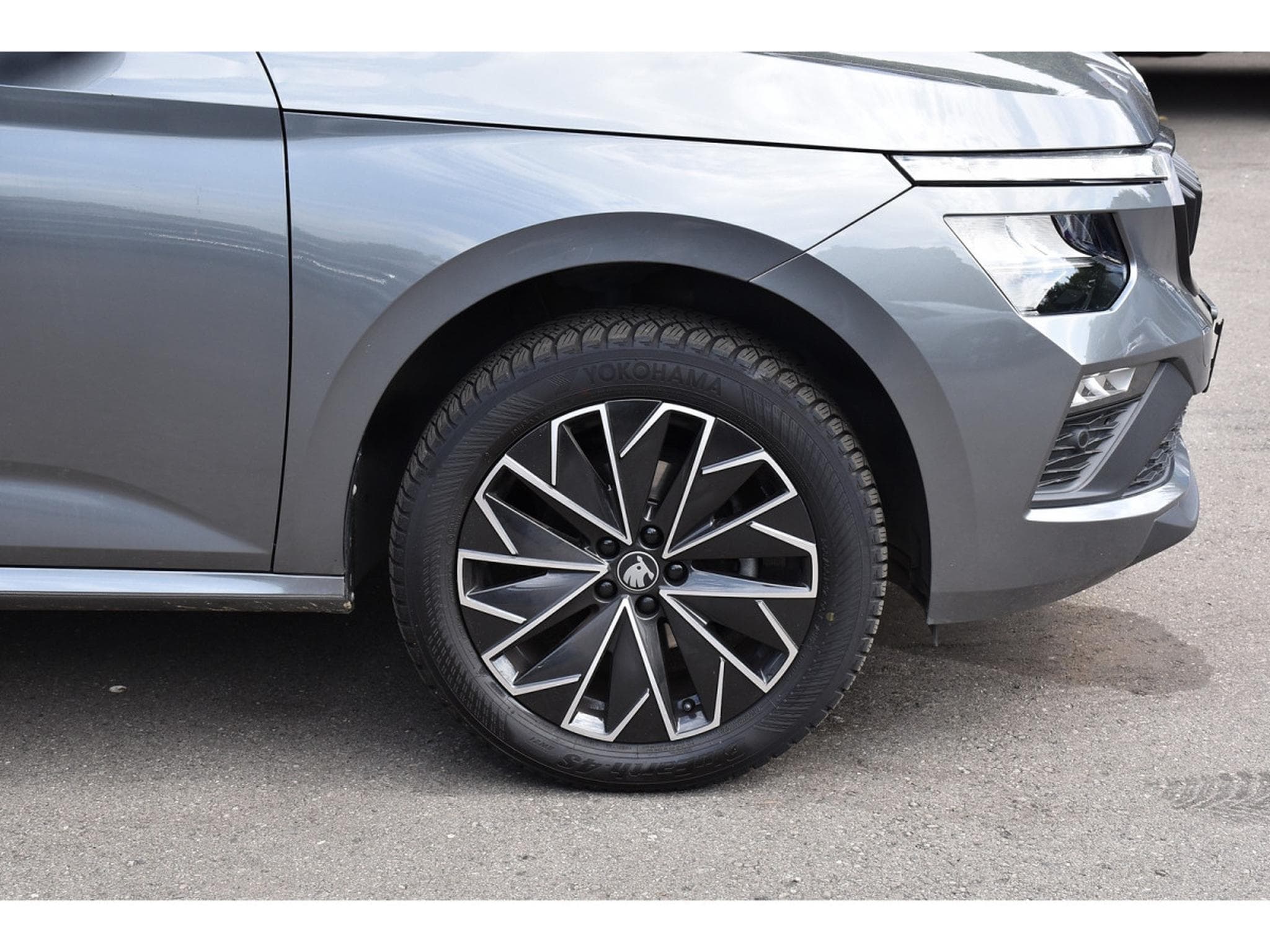 Skoda Kamiq 1.0 TSI 116 DSG Selection REGUL SMARTLINK CAM KEYLESS NEUF (2025) - Foto 5