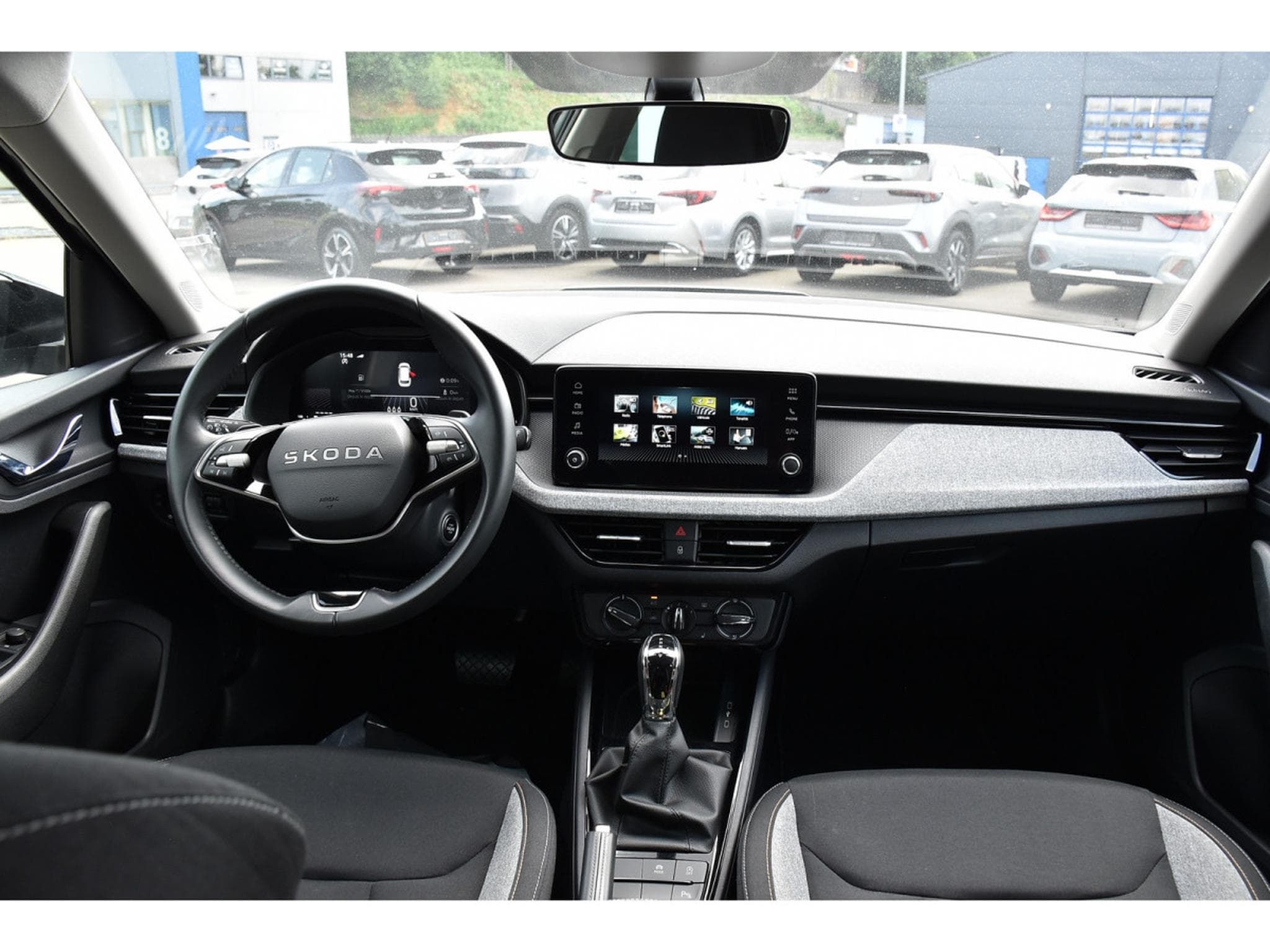 Skoda Kamiq 1.0 TSI 116 DSG Selection REGUL SMARTLINK CAM KEYLESS NEUF (2025) - Foto 9