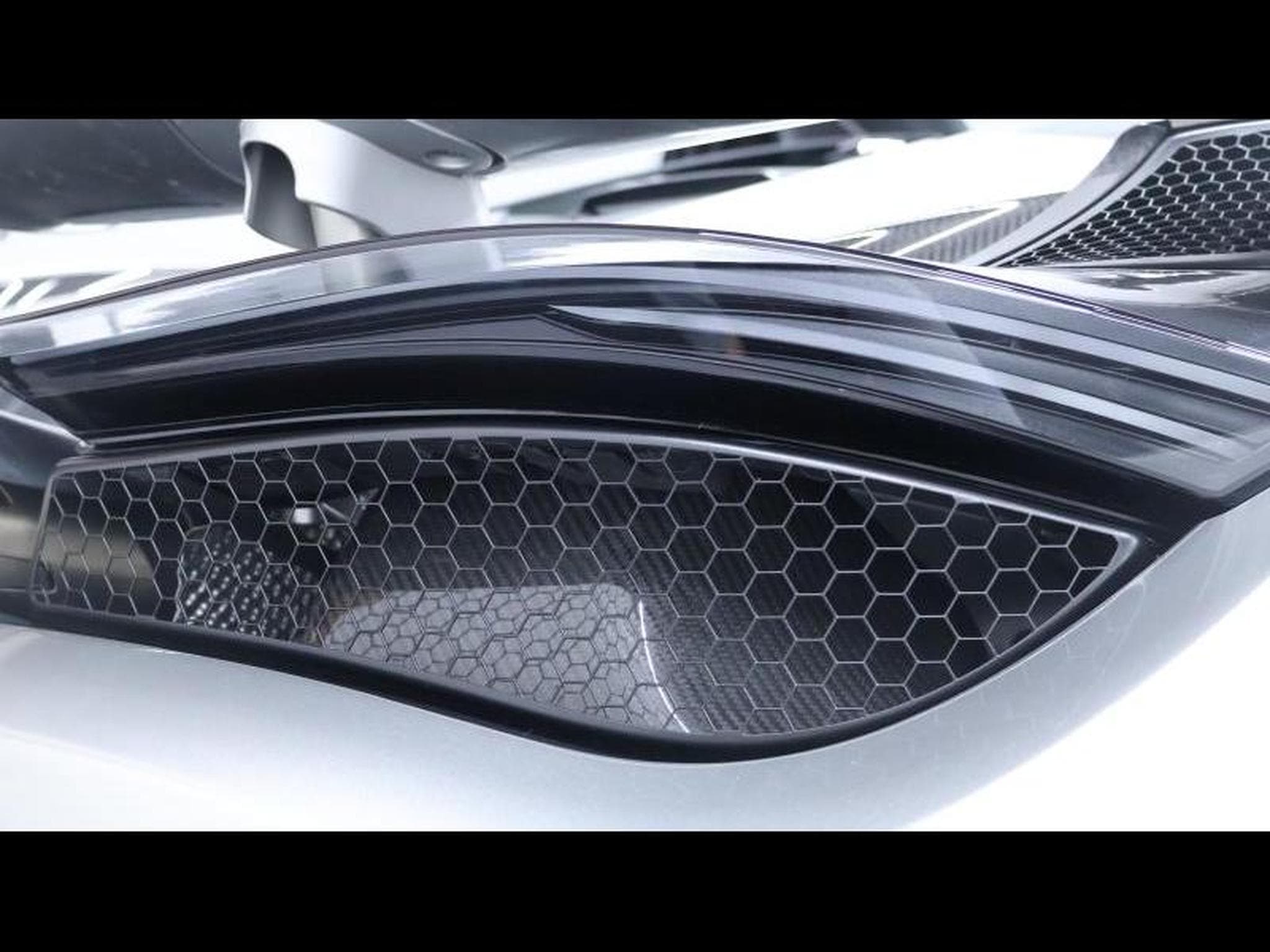 McLaren 720S Spider MSO *Supernova Silver (2020) - Photo 35