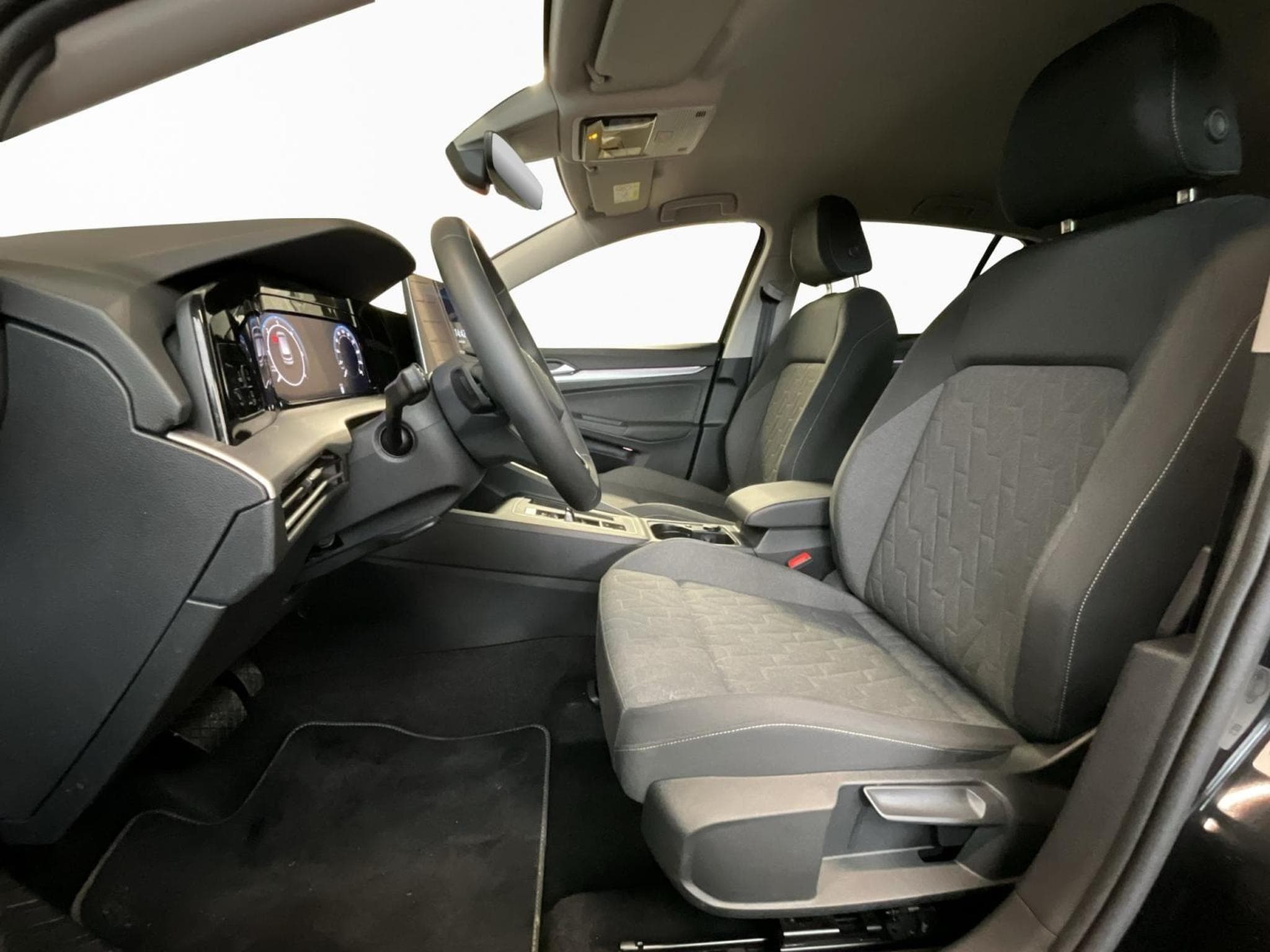 VW Golf Life+DSG+Navi+LED (2025) - Photo 9