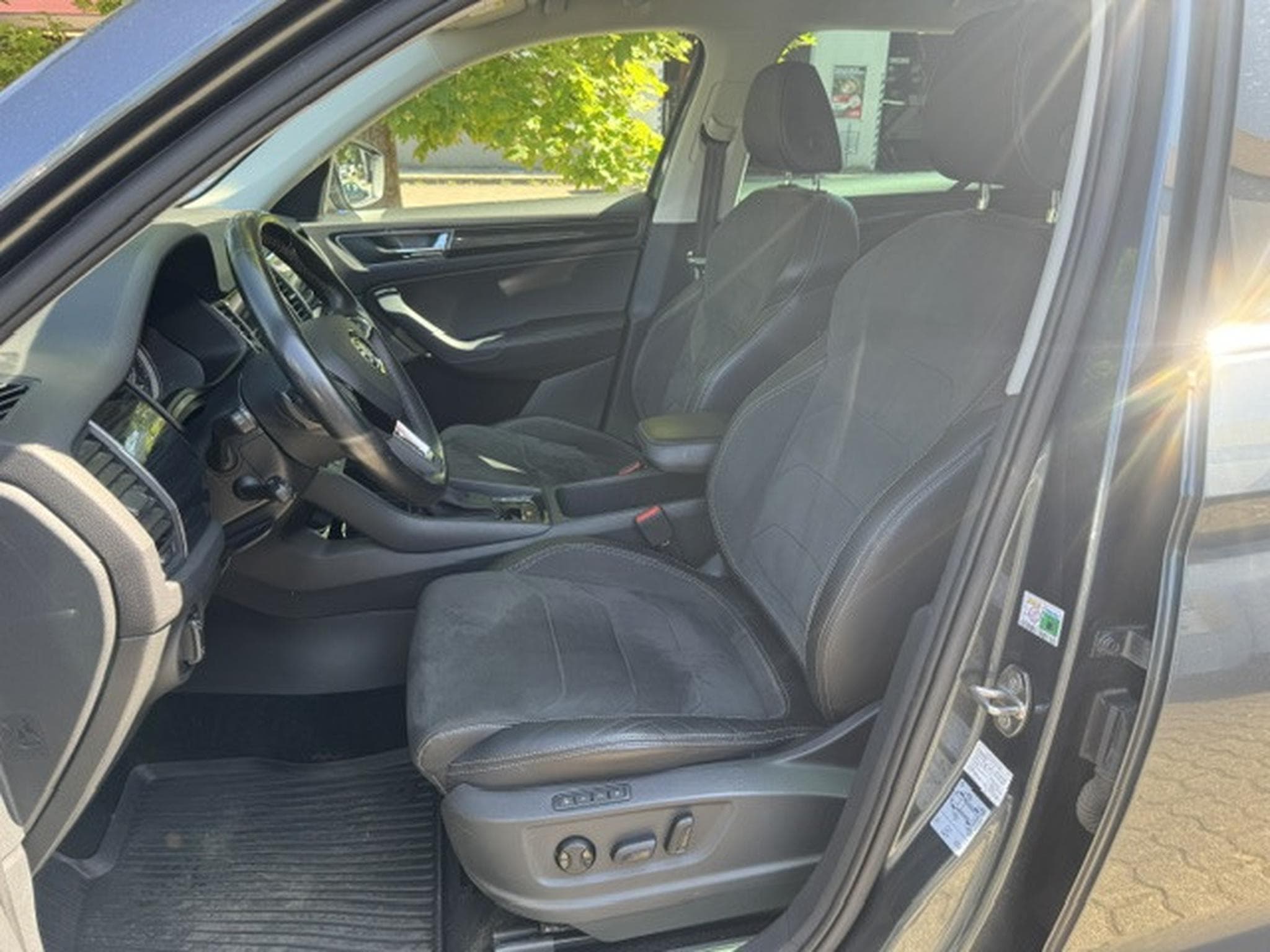 Skoda Kodiaq SKODA KODIAQ 4X4 STYLE 7 SITZER STANDHEIZUNG 360KAMERA AHK (2019) - Photo 17
