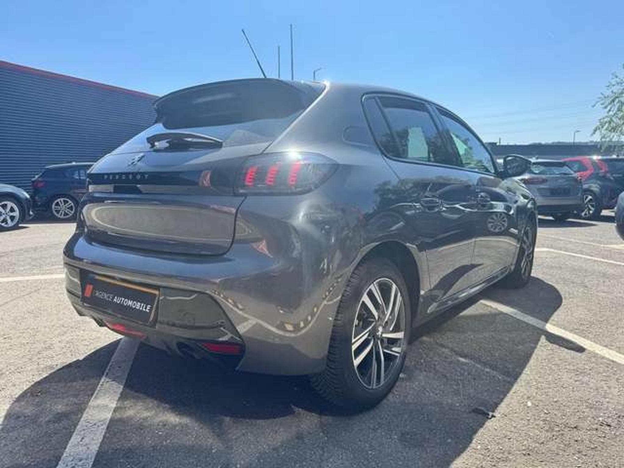 Peugeot 208 208 Allure Pack // jusqu'à 36mois de garantie (2023) - Foto 5