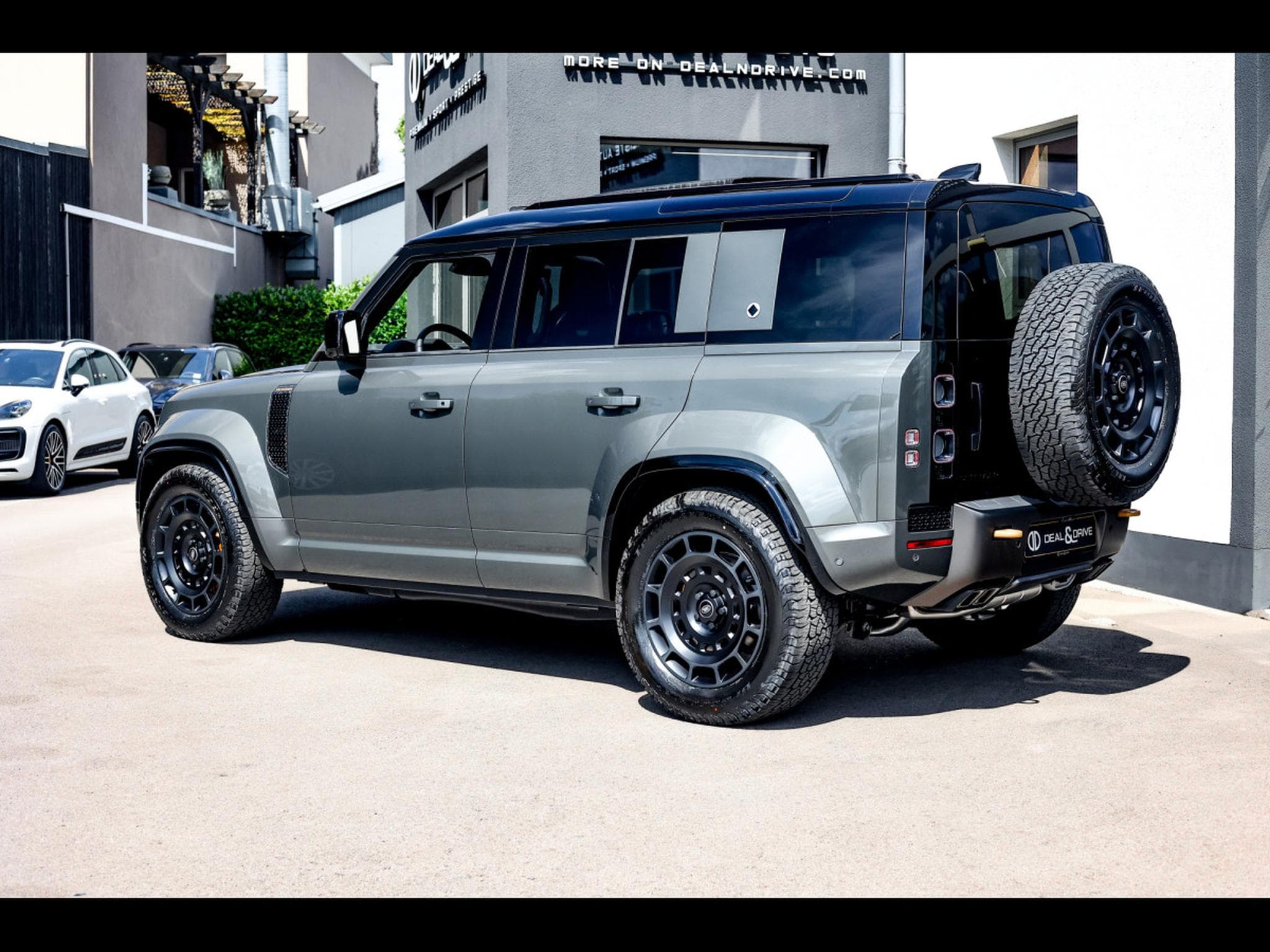 Land-Rover Defender 110 V8 P635 MHEV OCTA AWD EDITION ONE - FAROE GREEN - FULL S (2025) - Foto 3