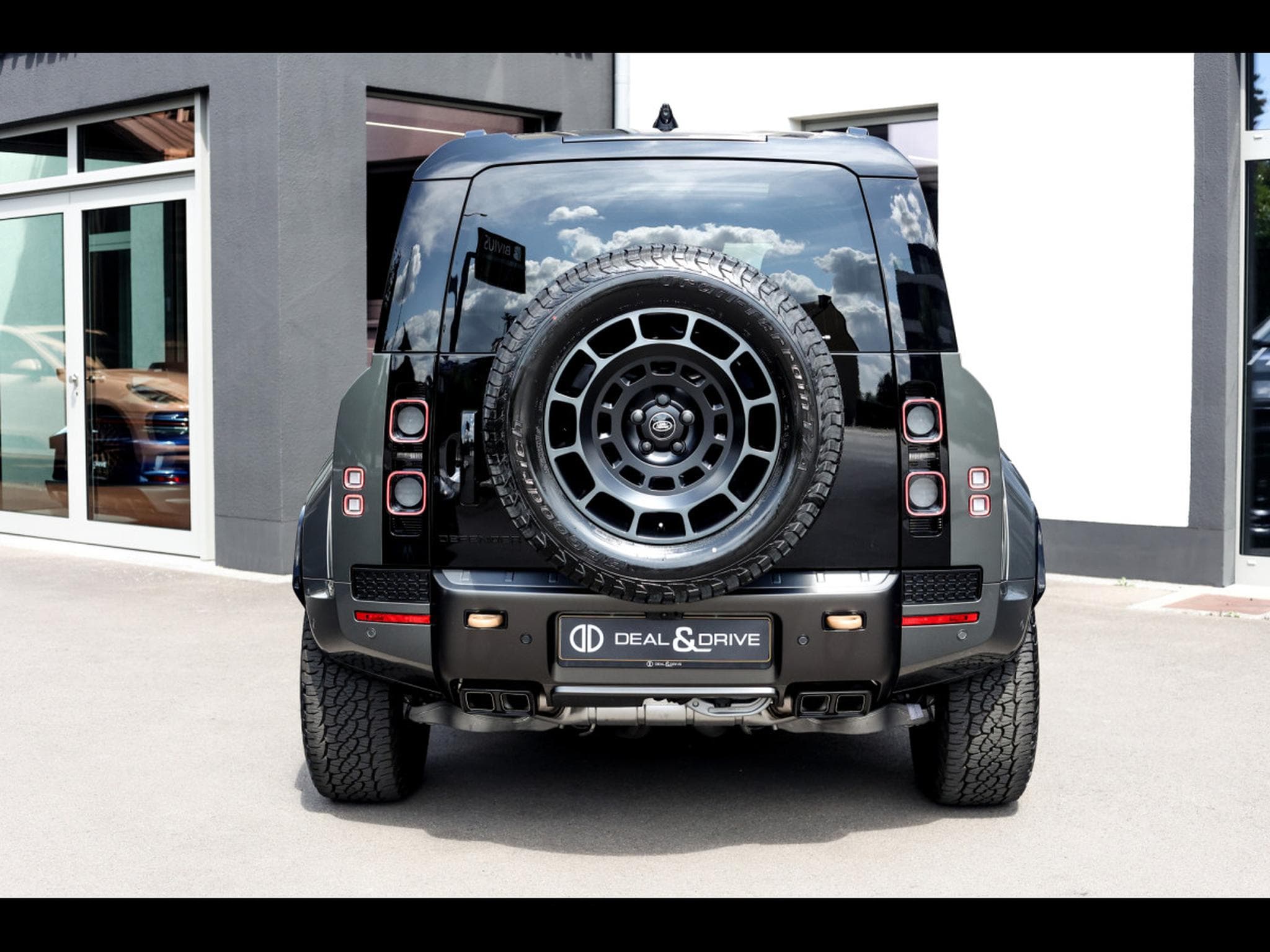 Land-Rover Defender 110 V8 P635 MHEV OCTA AWD EDITION ONE - FAROE GREEN - FULL S (2025) - Foto 5