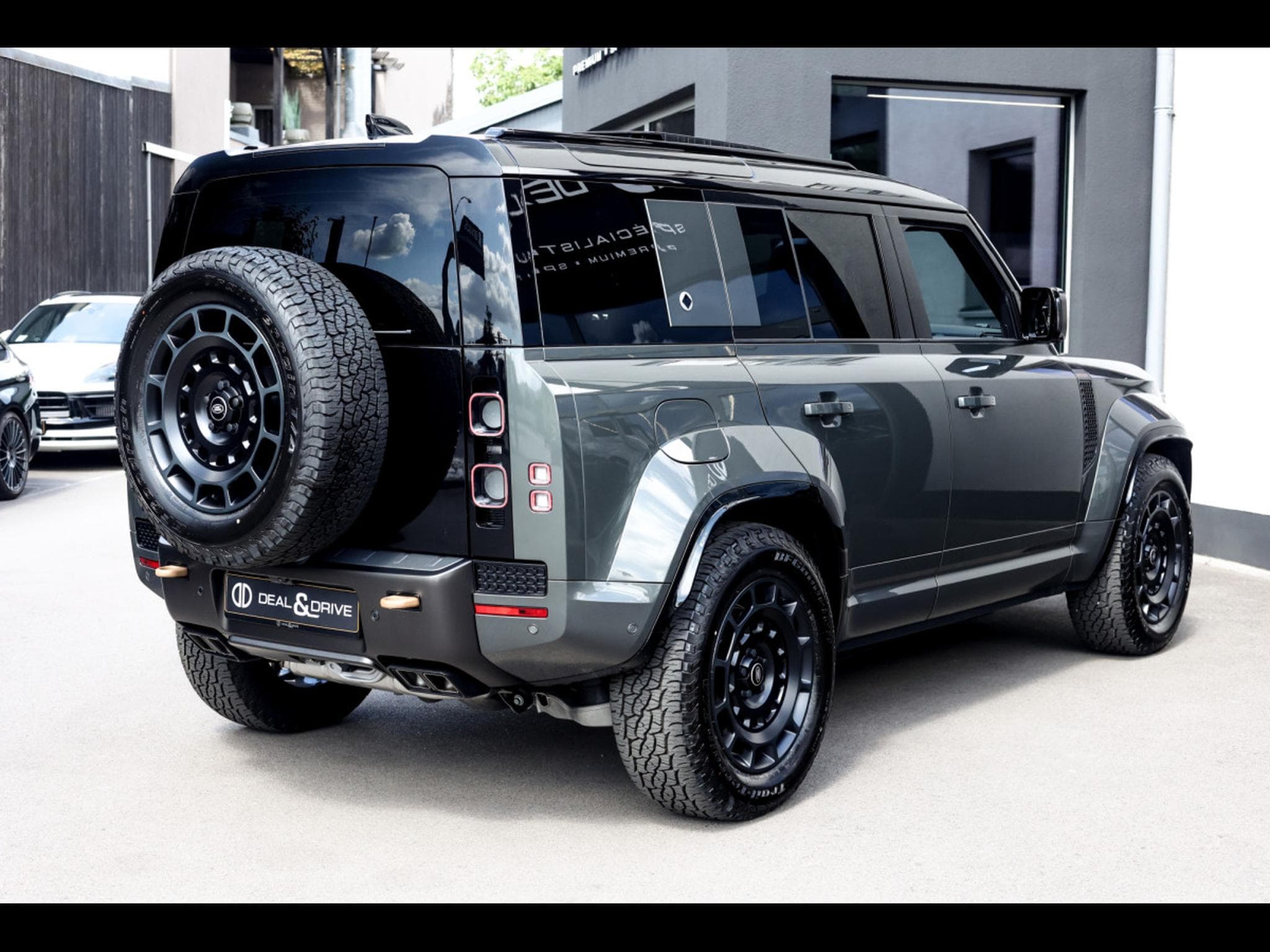 Land-Rover Defender 110 V8 P635 MHEV OCTA AWD EDITION ONE - FAROE GREEN - FULL S (2025) - Foto 8
