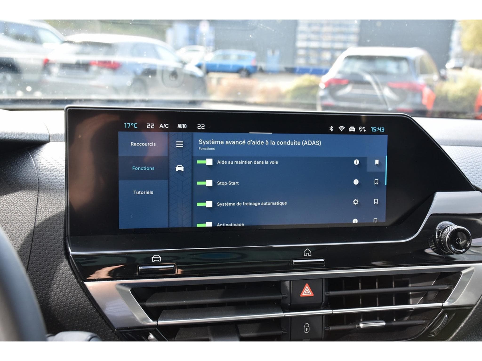 Citroën C4 1.2 PureTech 130 MAX CUIR TO HUD GPS LANE SIDE CAM360 1°MAIN (2024) - Photo 15