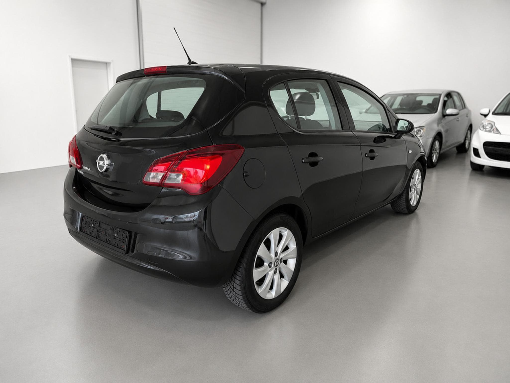 Opel Corsa 1.2 70ch Active (2016) - Photo 3