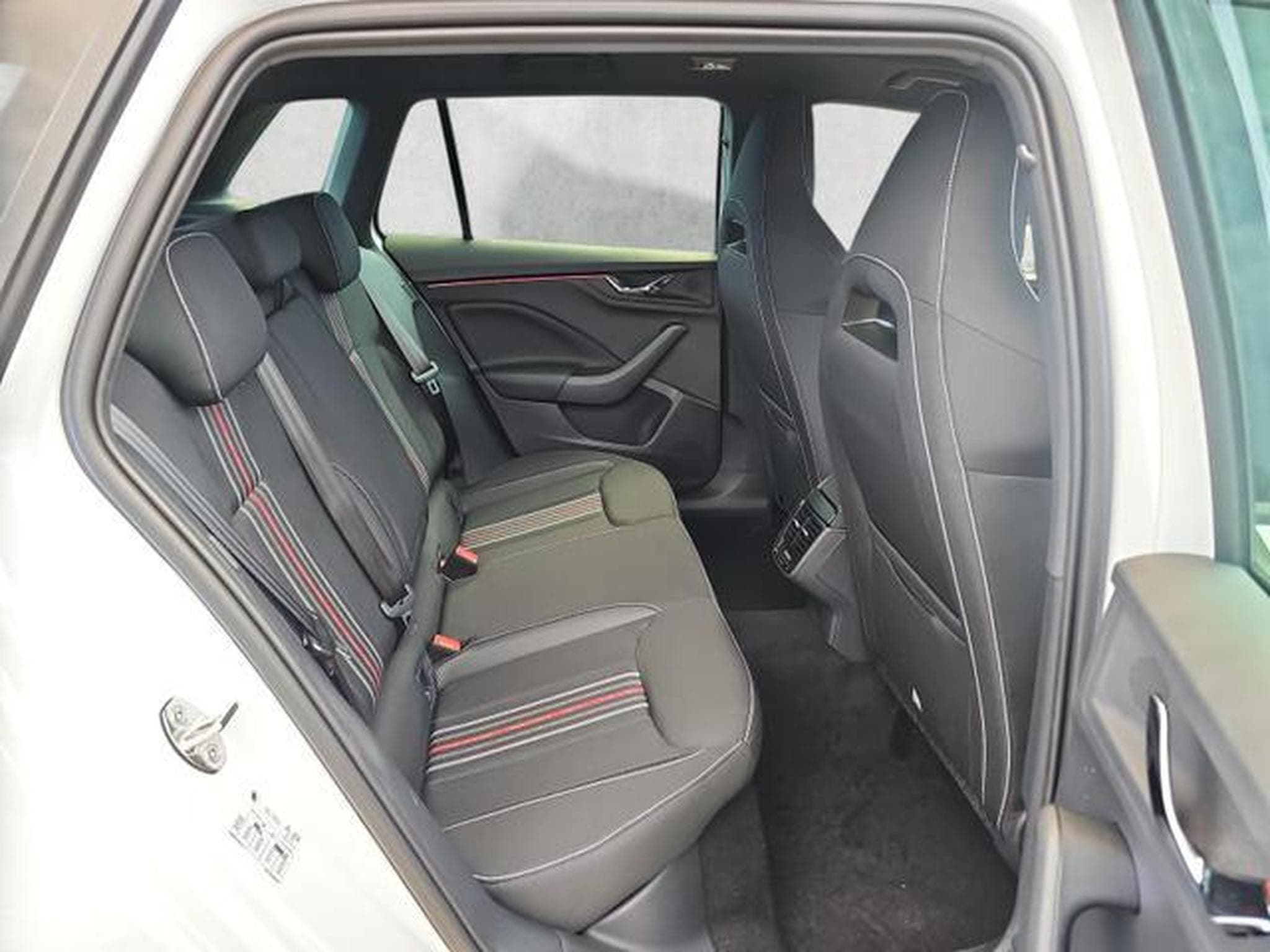 Skoda Kamiq Monte Carlo (2026) - Foto 13