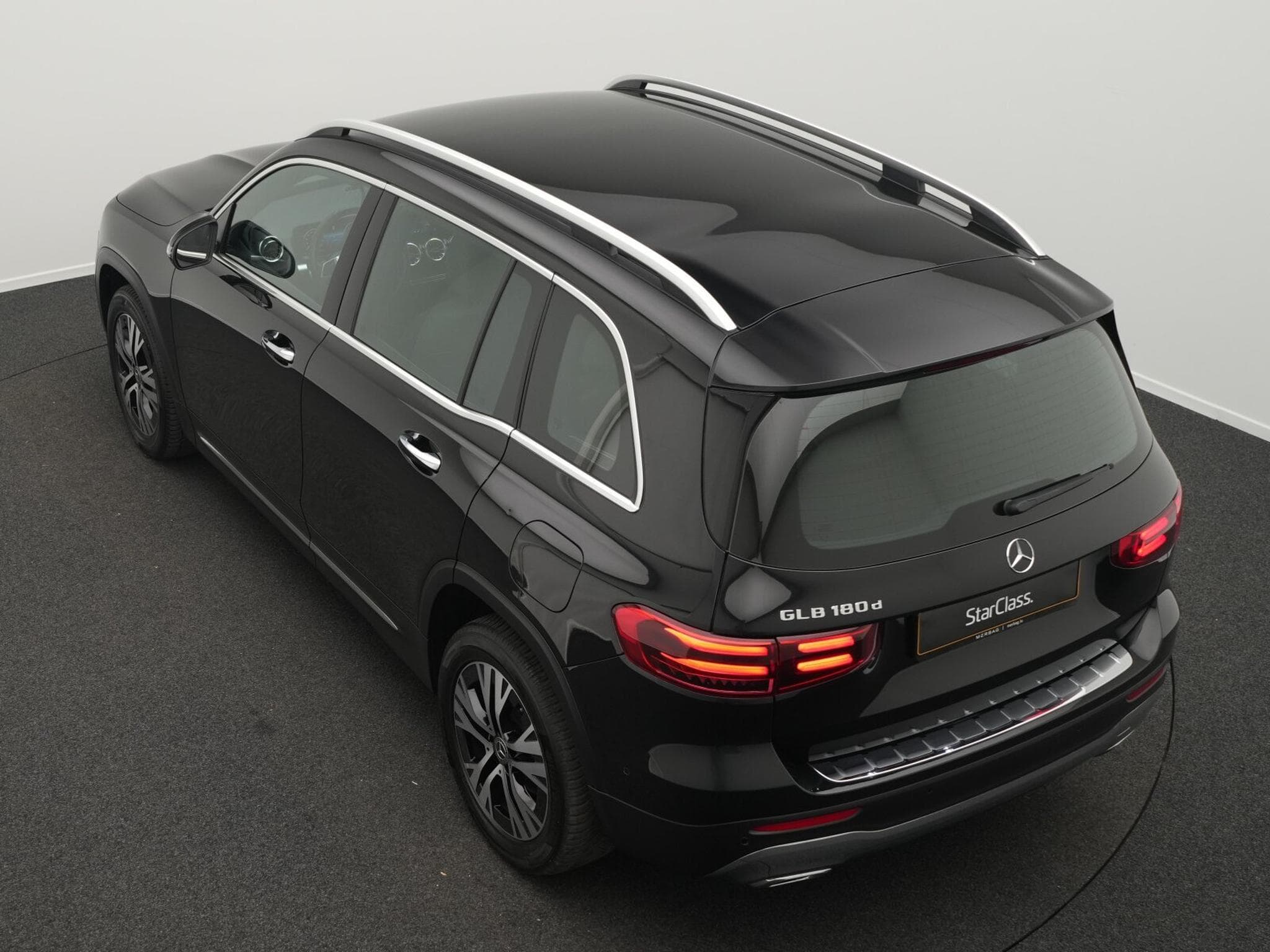 Mercedes GLB 180 d Progressive LED+Kamera+MBUX+Apple (2025) - Photo 11