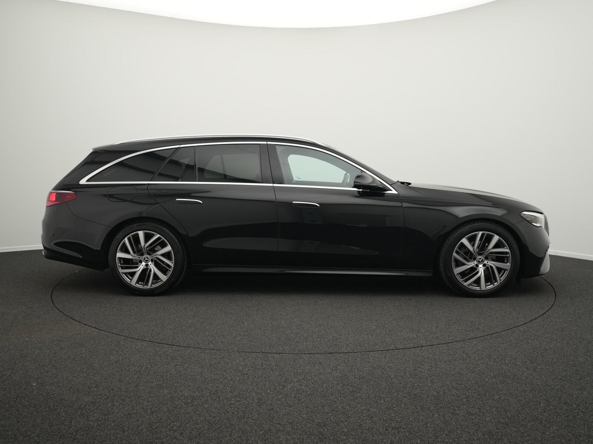 Mercedes E 200 d T Avantgarde Digital+360°+Memo+Apple (2025) - Foto 5