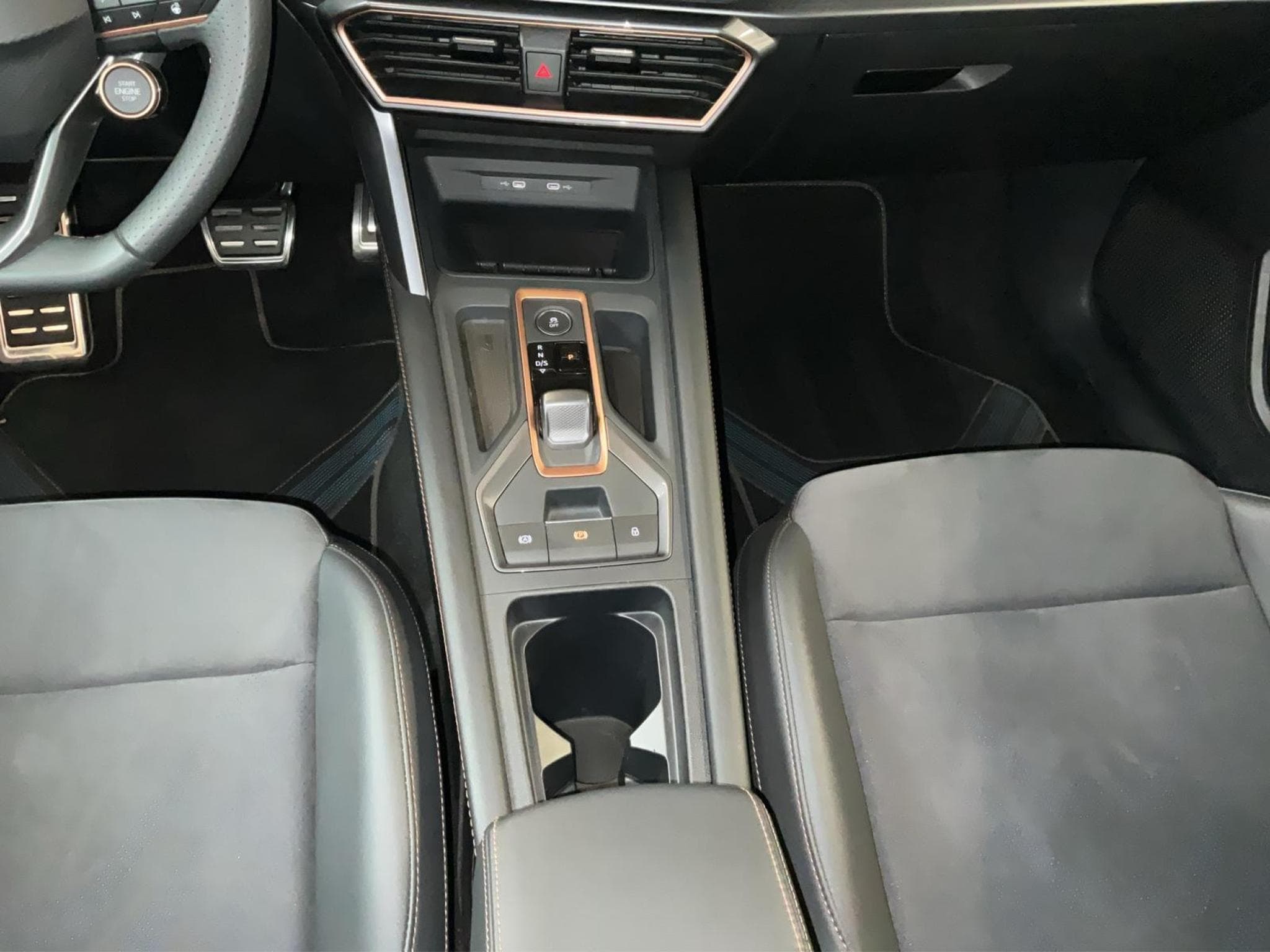 Cupra Leon Sportstourer+DSG+TDI+Pure-Perf+Dynamic-Design (2026) - Photo 12