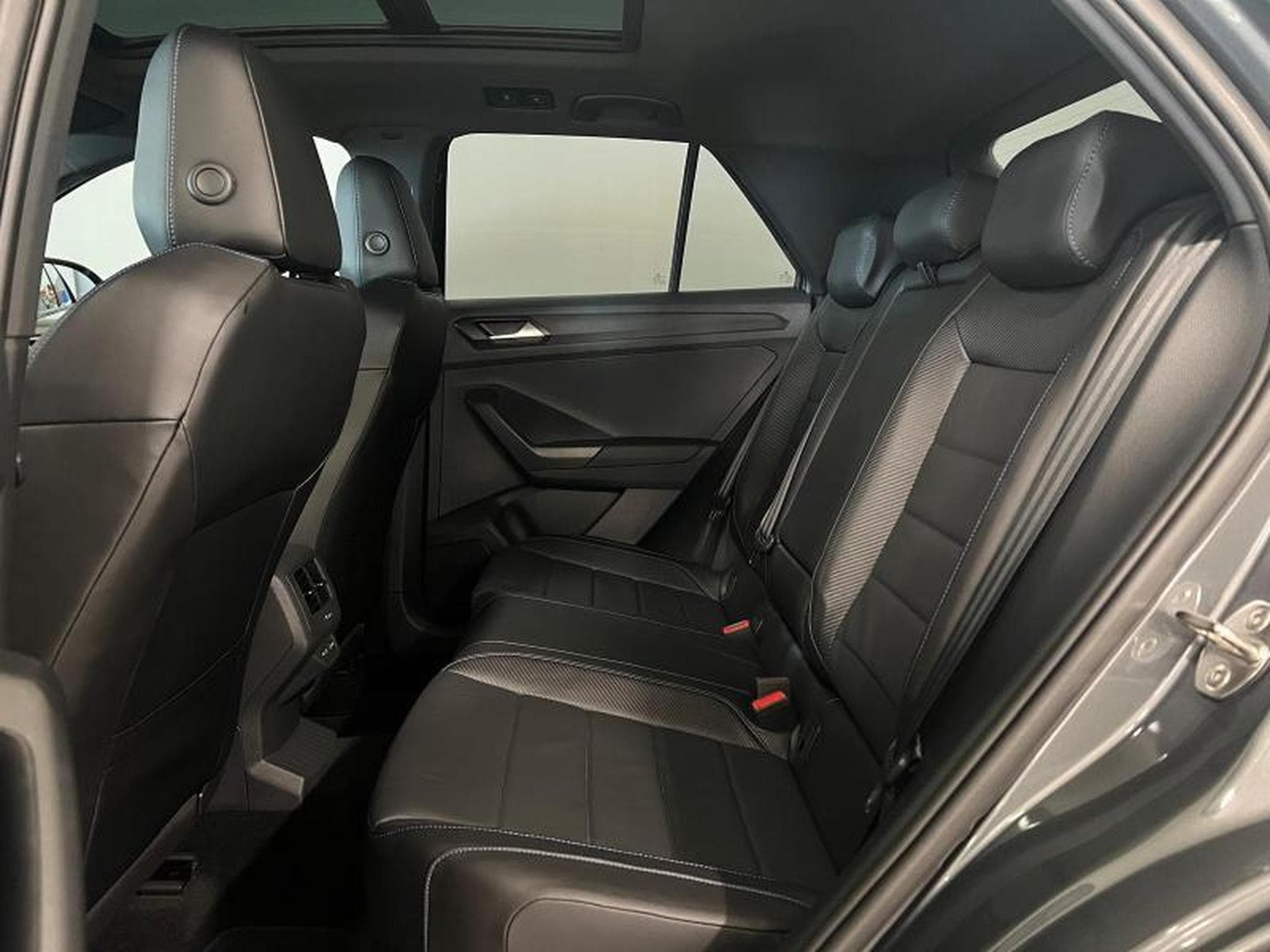 VW T-Roc R (2025) - Foto 17