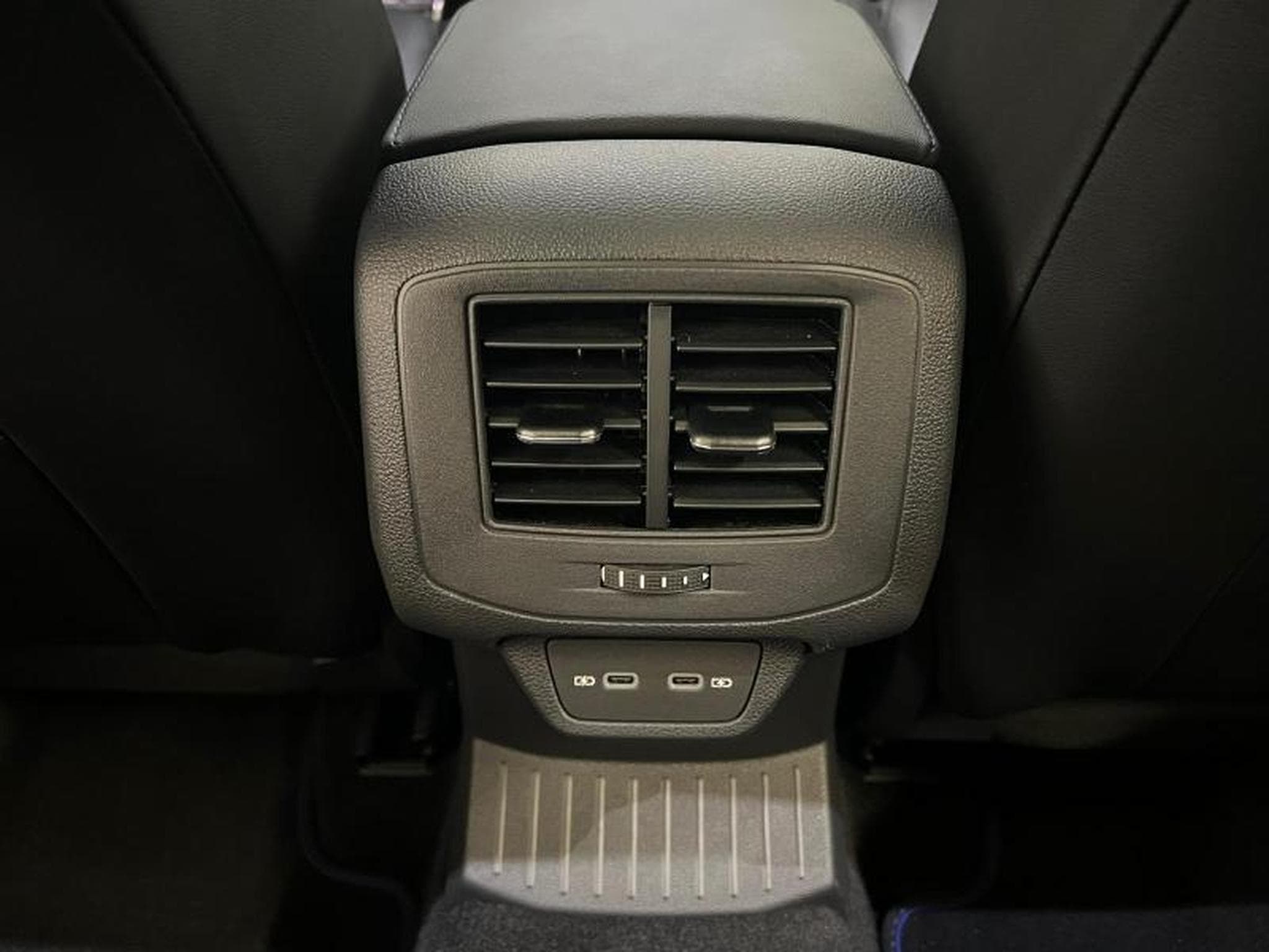 VW T-Roc R (2025) - Foto 18