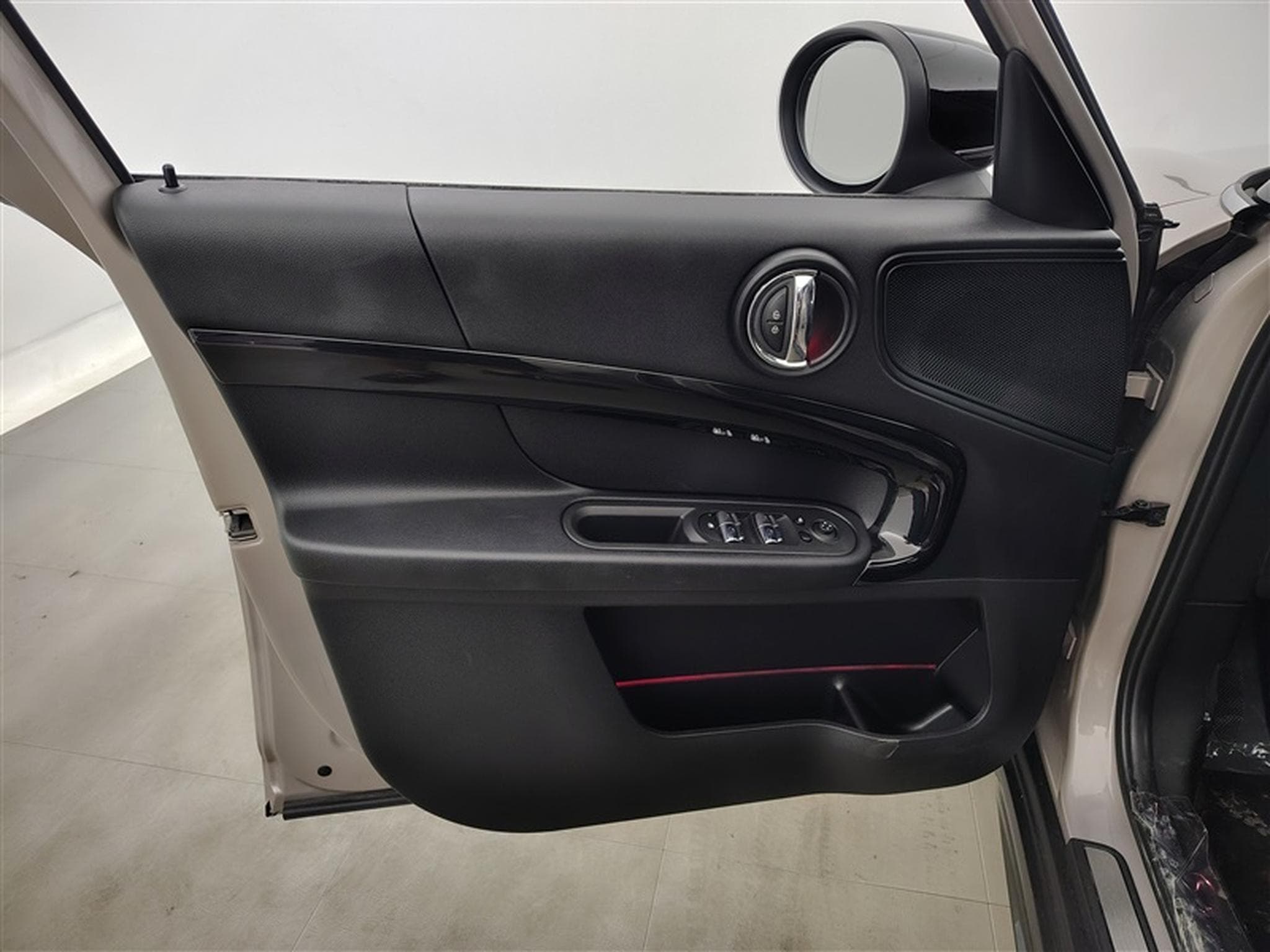 MINI Countryman 1.5iA Cooper NAVI / FULL LED / CUIR / TOIT PANO / CAMERA (2023) - Foto 17