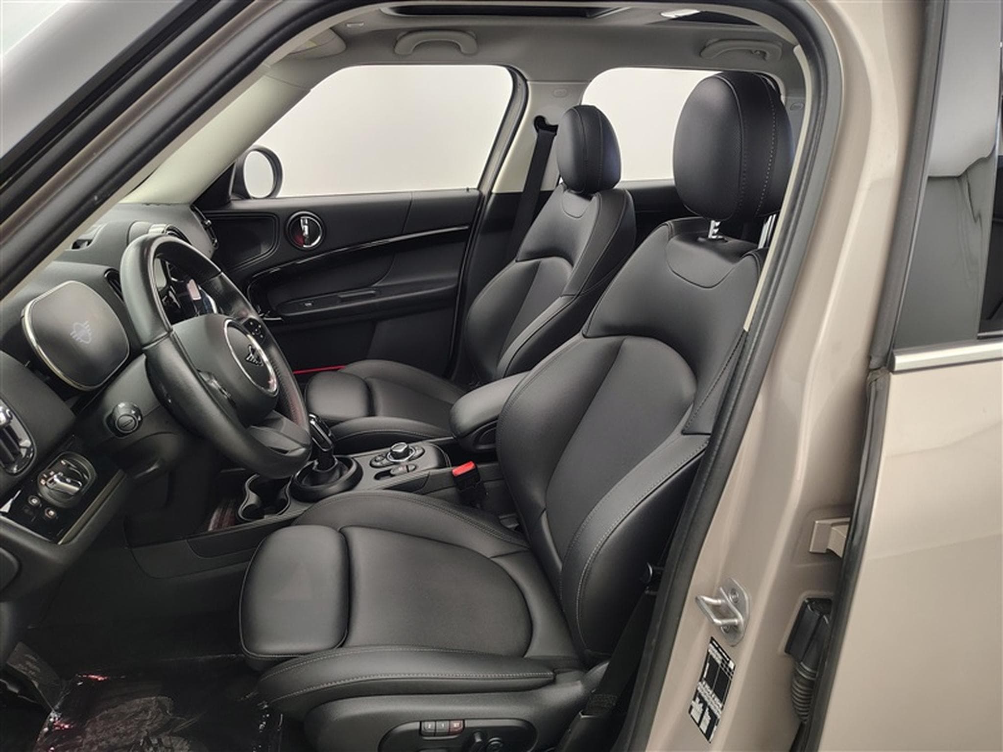 MINI Countryman 1.5iA Cooper NAVI / FULL LED / CUIR / TOIT PANO / CAMERA (2023) - Foto 7