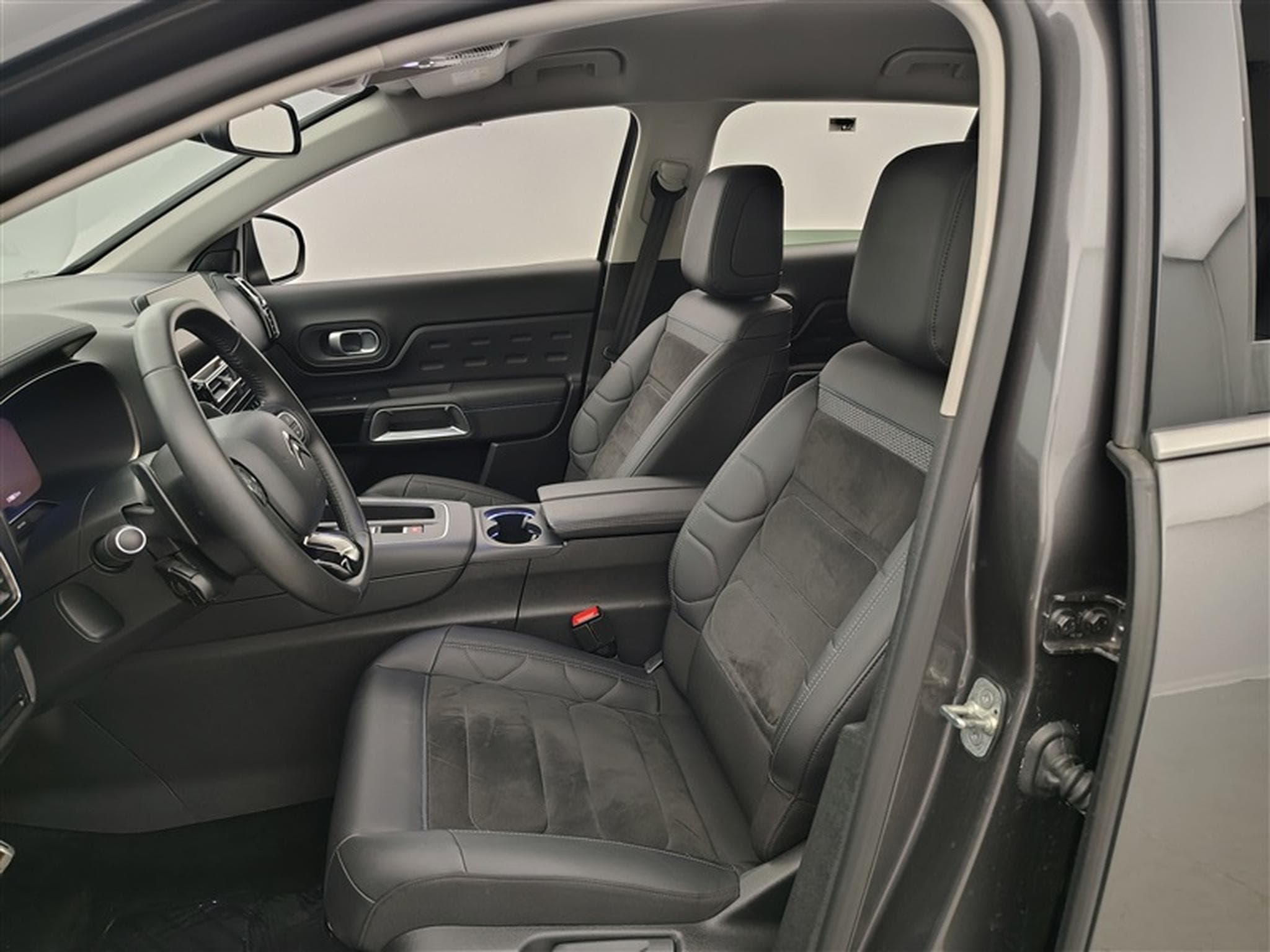 Citroen C5 Aircross 1.2 PureTech Shine EAT8 NAVI / CUIR-ALCANTARA / FULL LED (2023) - Foto 7