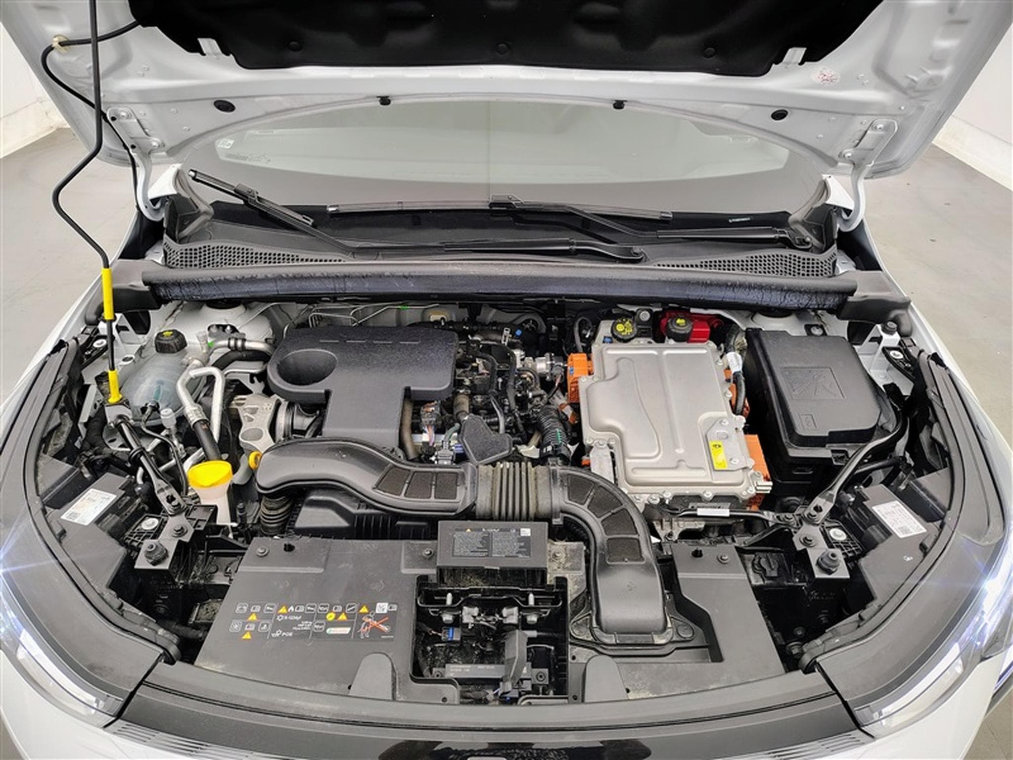 Renault Symbioz 1.6 E-TECH 145 Full Hybride Esprit Alpine NAVI/ S-CUIR/ LED (2025) - Foto 19