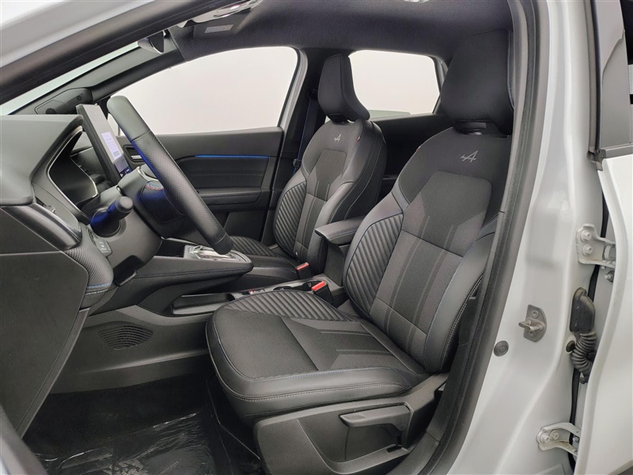 Renault Symbioz 1.6 E-TECH 145 Full Hybride Esprit Alpine NAVI/ S-CUIR/ LED (2025) - Foto 7