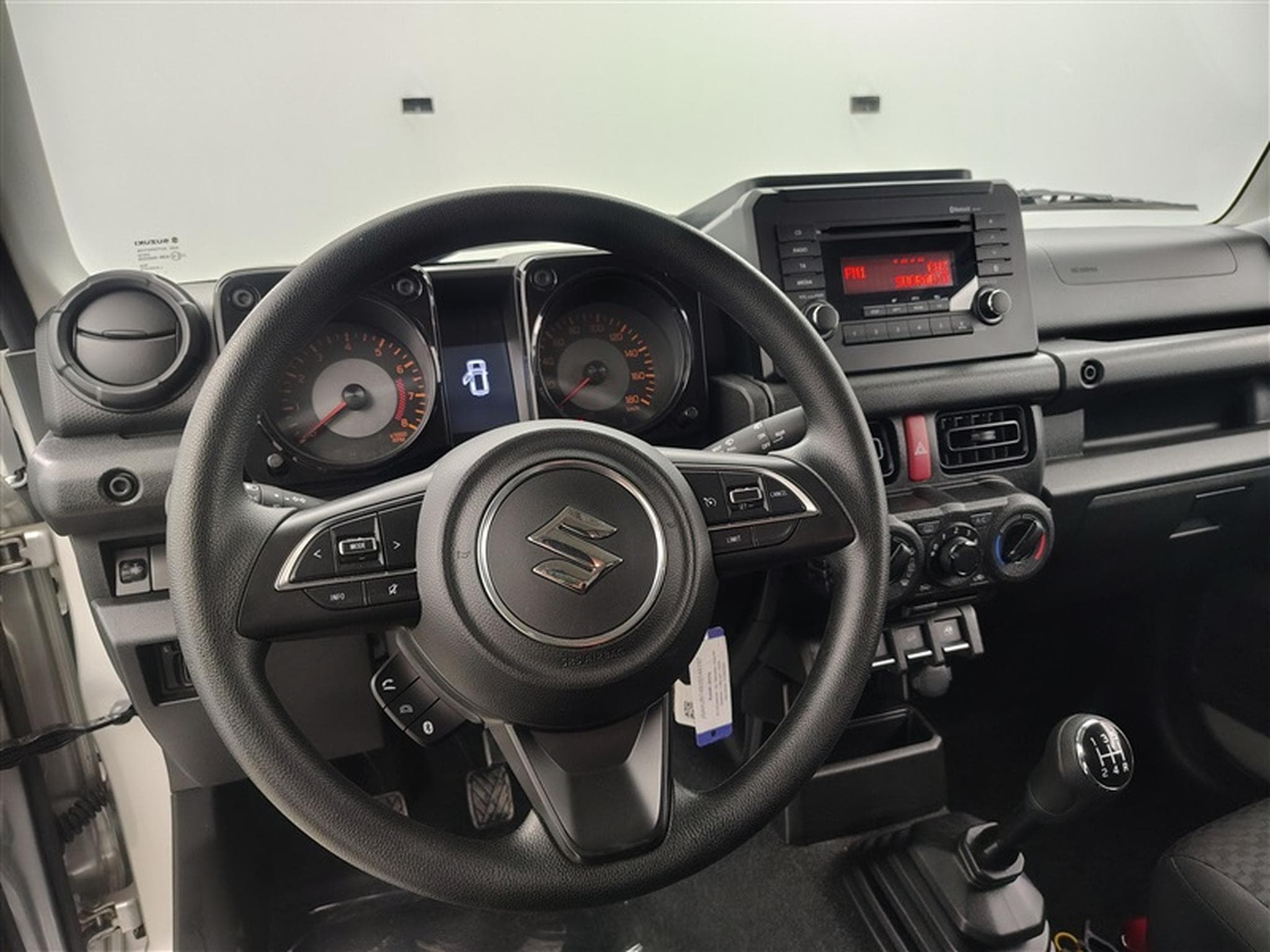 Suzuki Jimny 1.5i 4x4 GL CLIM / BLUETOOTH / LIMITEUR (2024) - Foto 9
