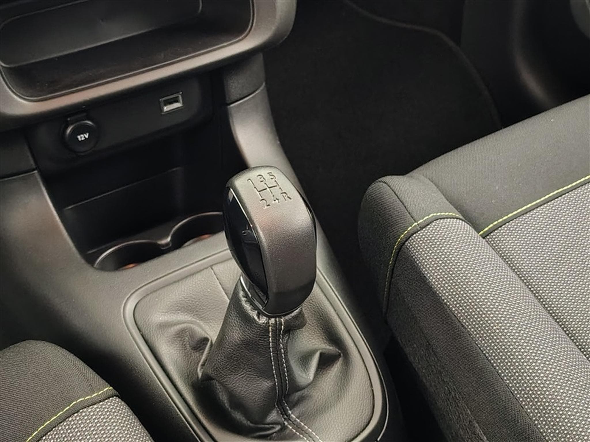 Citroen C3 1.2i PureTech Shine S&S (EU6.4) (2022) - Foto 12