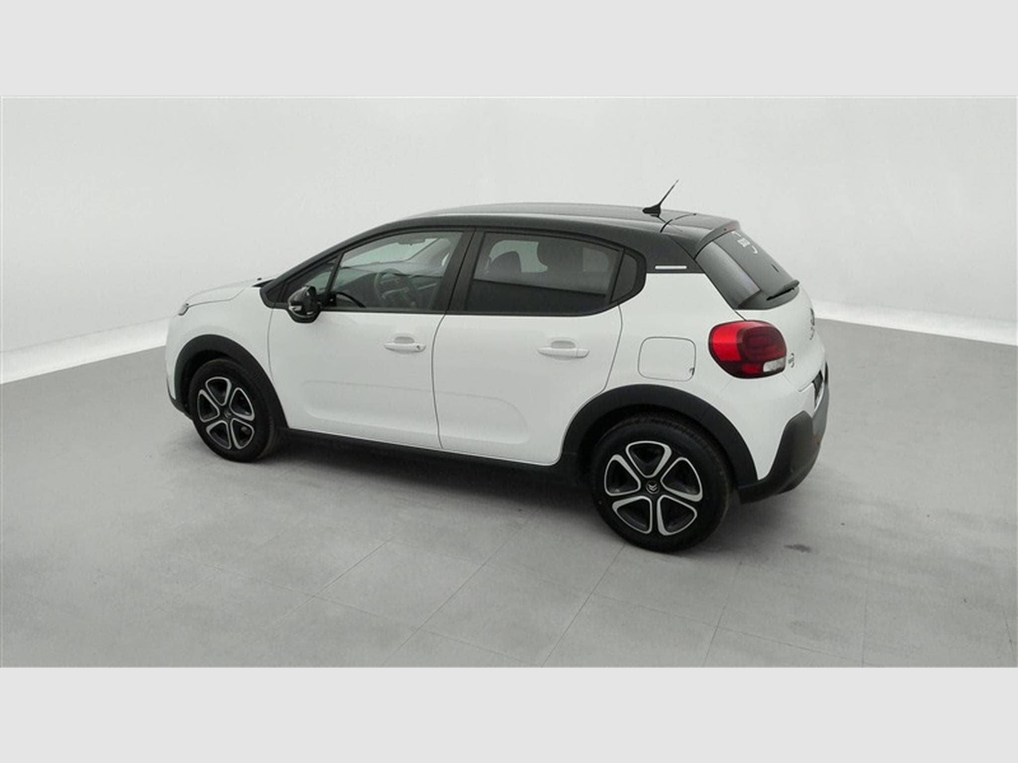 Citroen C3 1.2i PureTech Shine S&S (EU6.4) (2022) - Foto 25