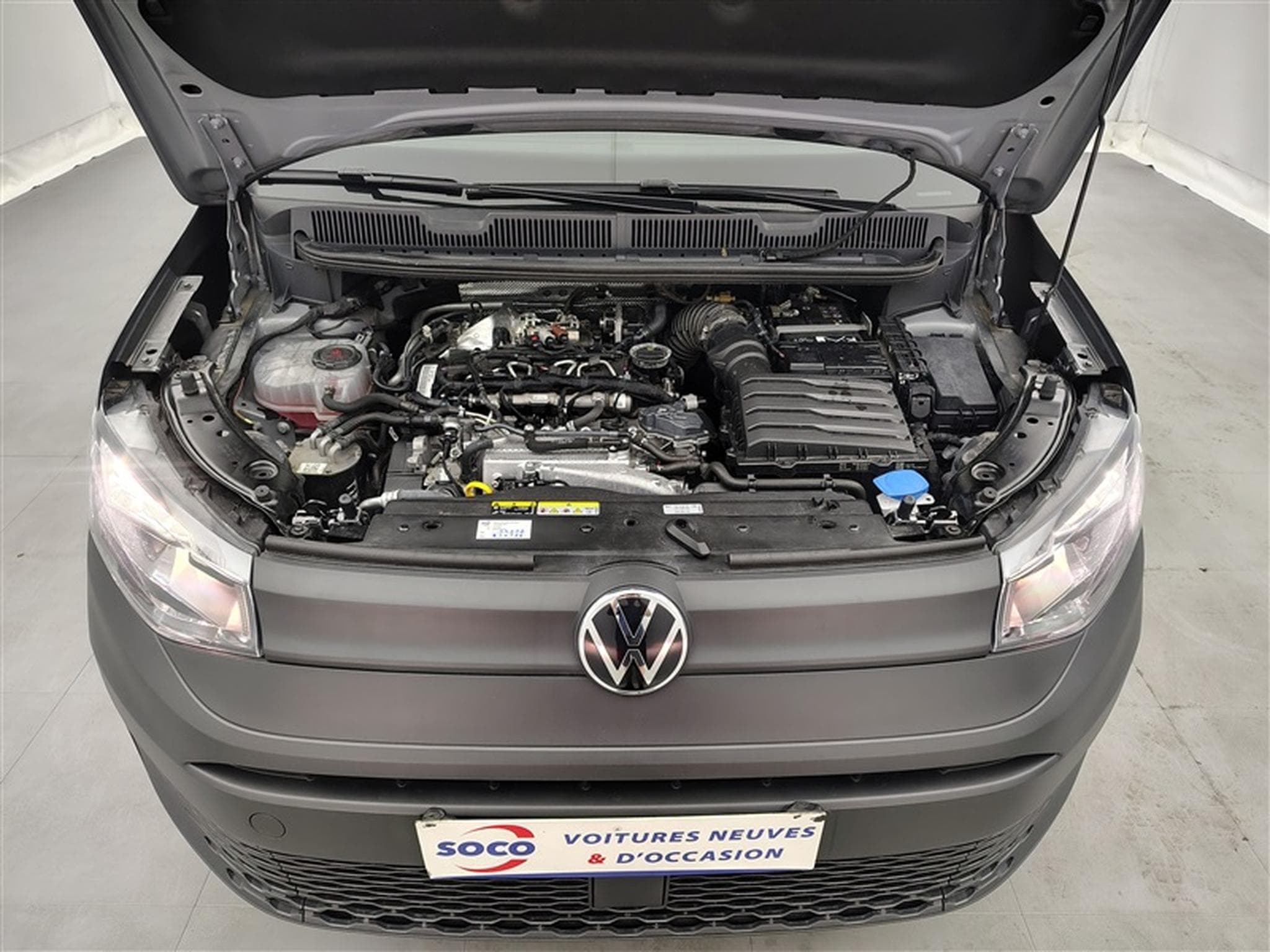 VW Caddy TDi Double cabine Navi / PDC (2024) - Foto 18