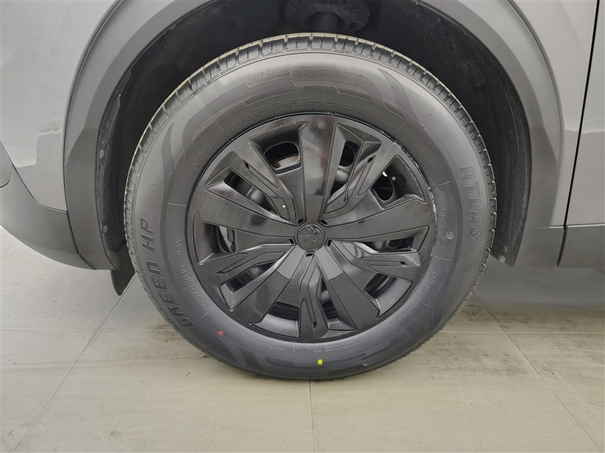 Peugeot 2008 1.2 PureTech Active NAVI/PDC (2020) - Foto 6