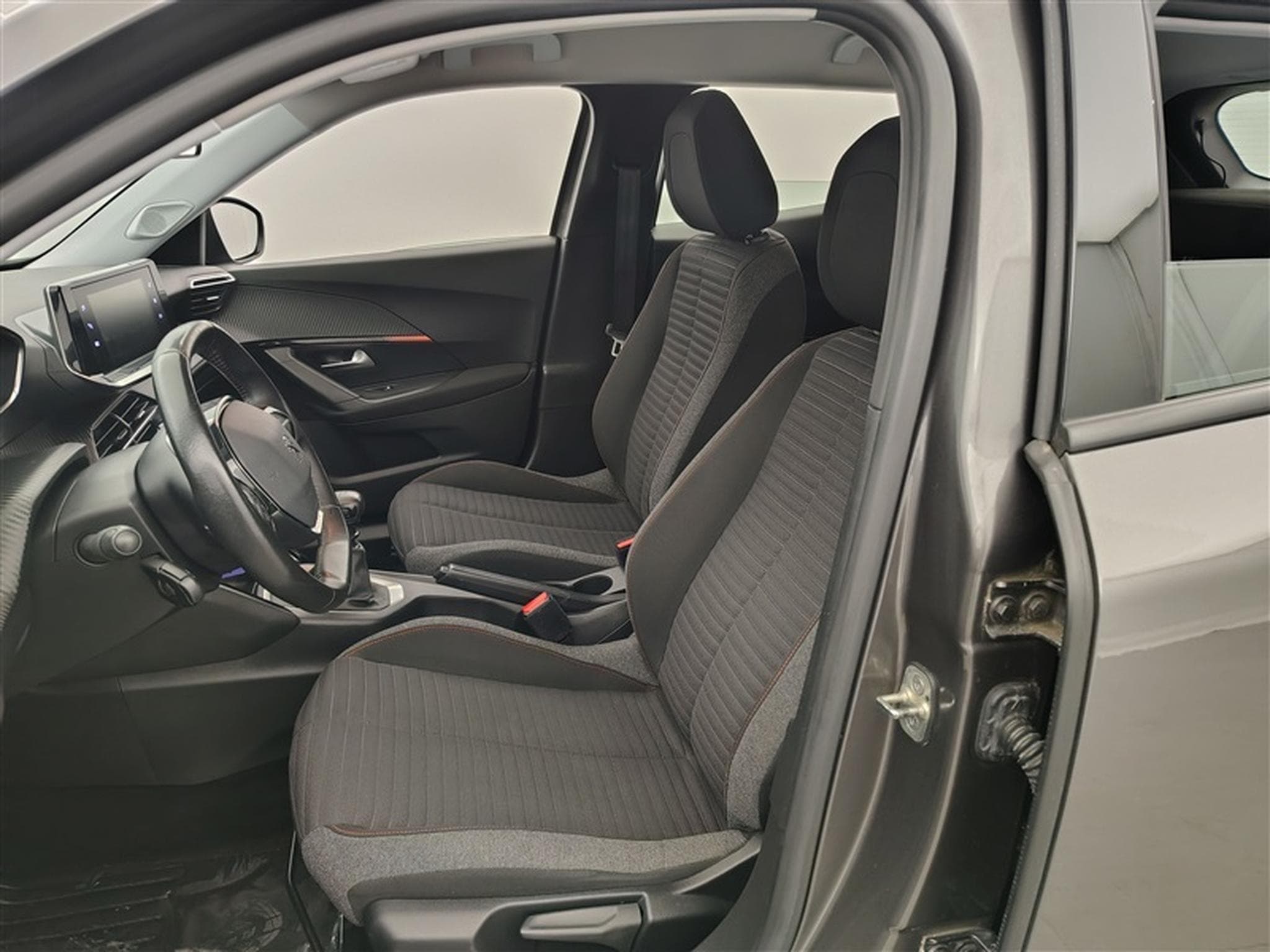 Peugeot 2008 1.2 PureTech Active NAVI/PDC (2020) - Foto 7