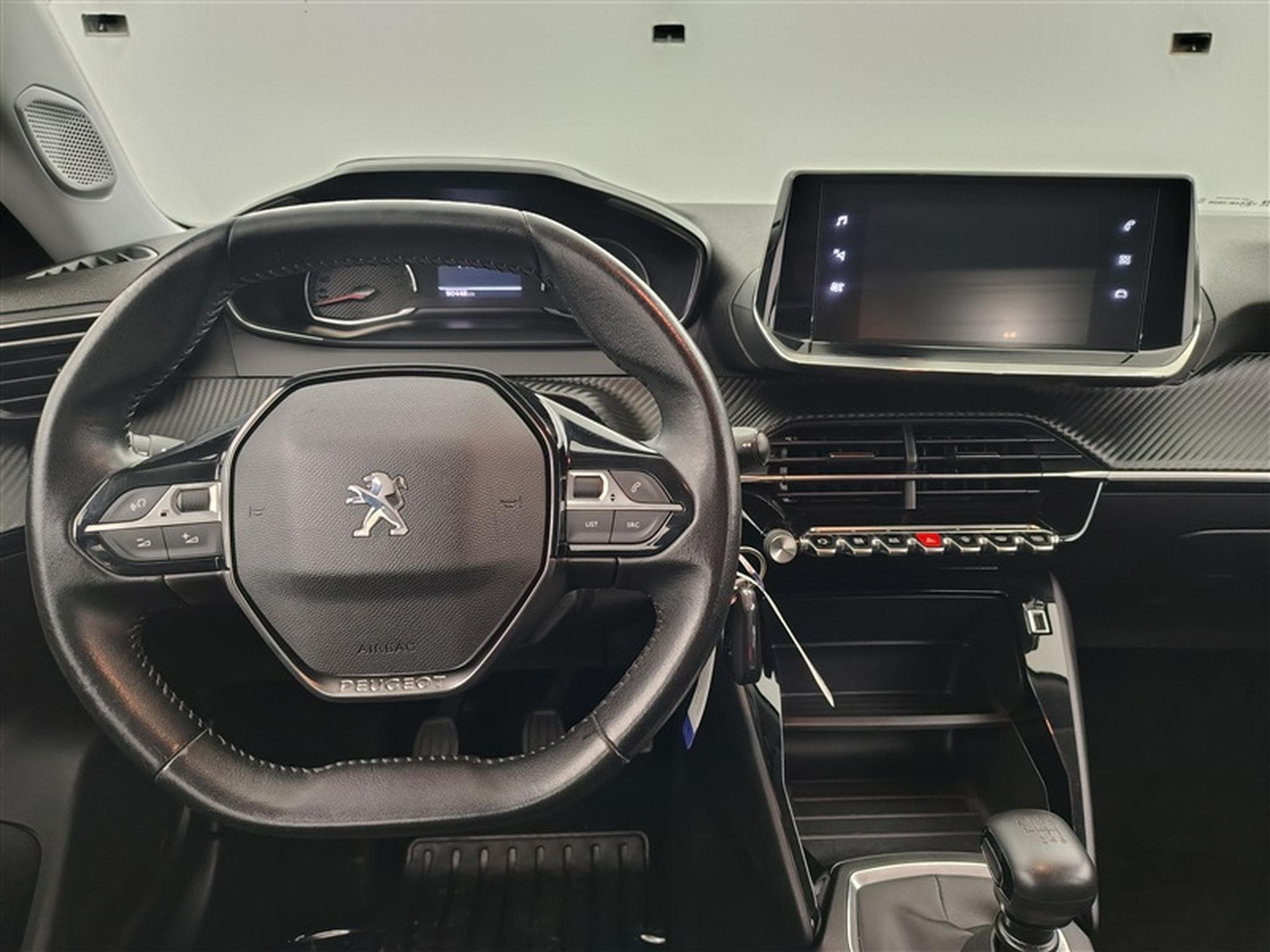 Peugeot 2008 1.2 PureTech Active NAVI/PDC (2020) - Foto 9
