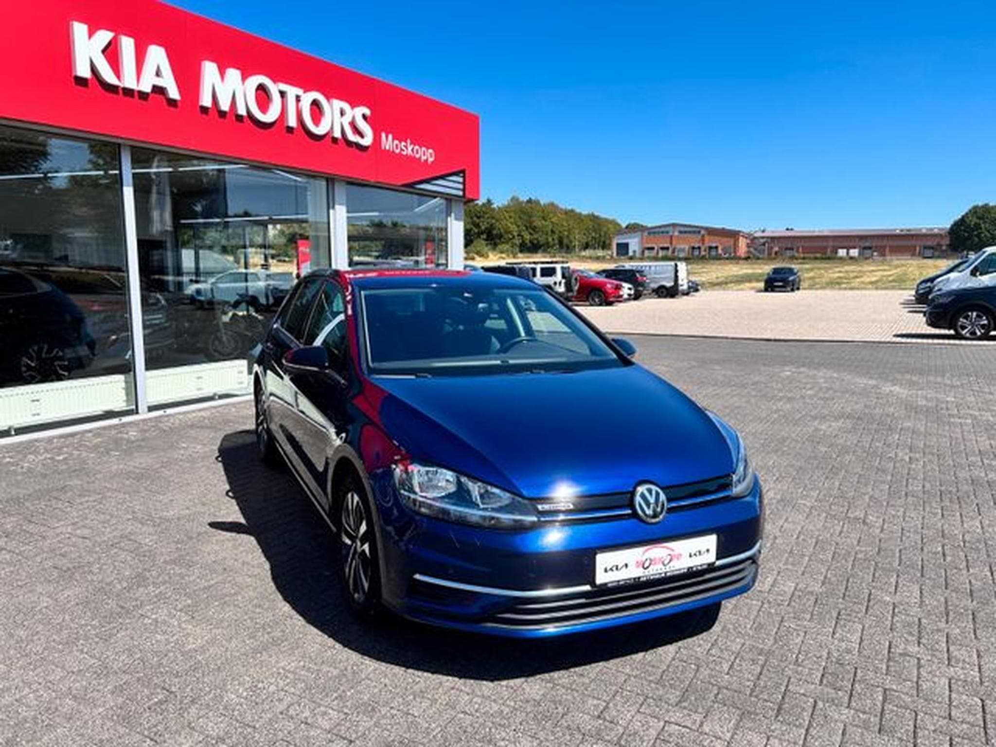 VW Golf Golf 1.5 TSI IQ.DRIVE Navi Kamera PDC Bluetooth (2019) - Photo 1