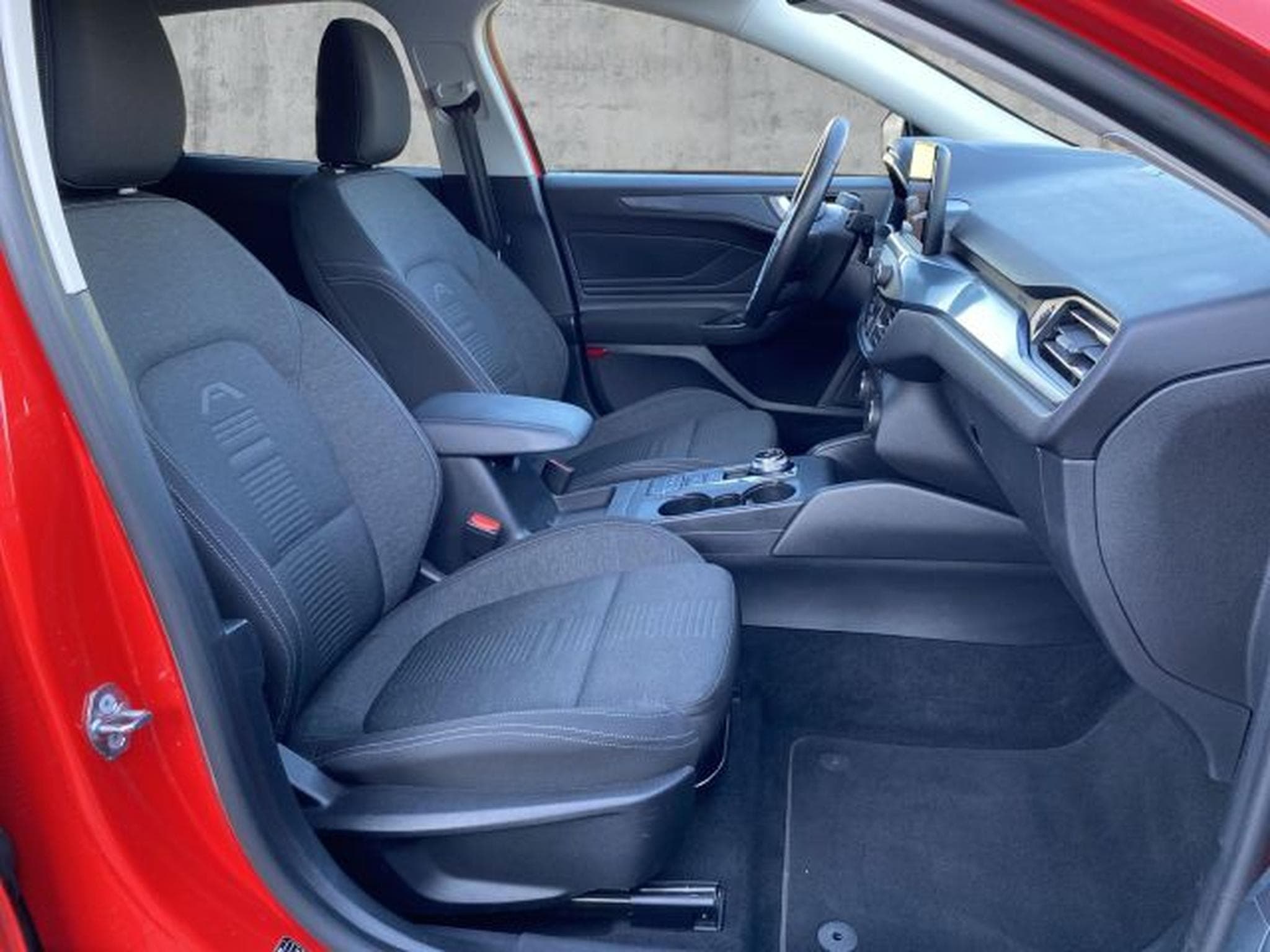 Ford Focus Focus Turnier Aut. Active NAVI ACC RFK B&amp;O AHK (2020) - Photo 13