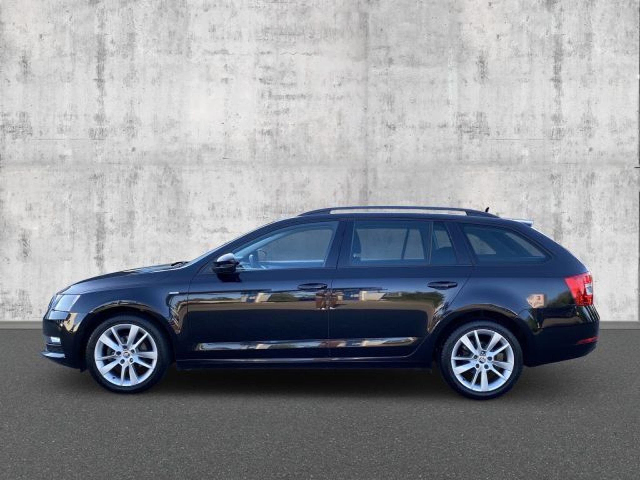 Skoda Octavia Octavia 1.6 TDI DSG NAVI PDC Tempo AHK GARANTIE (2018) - Photo 2