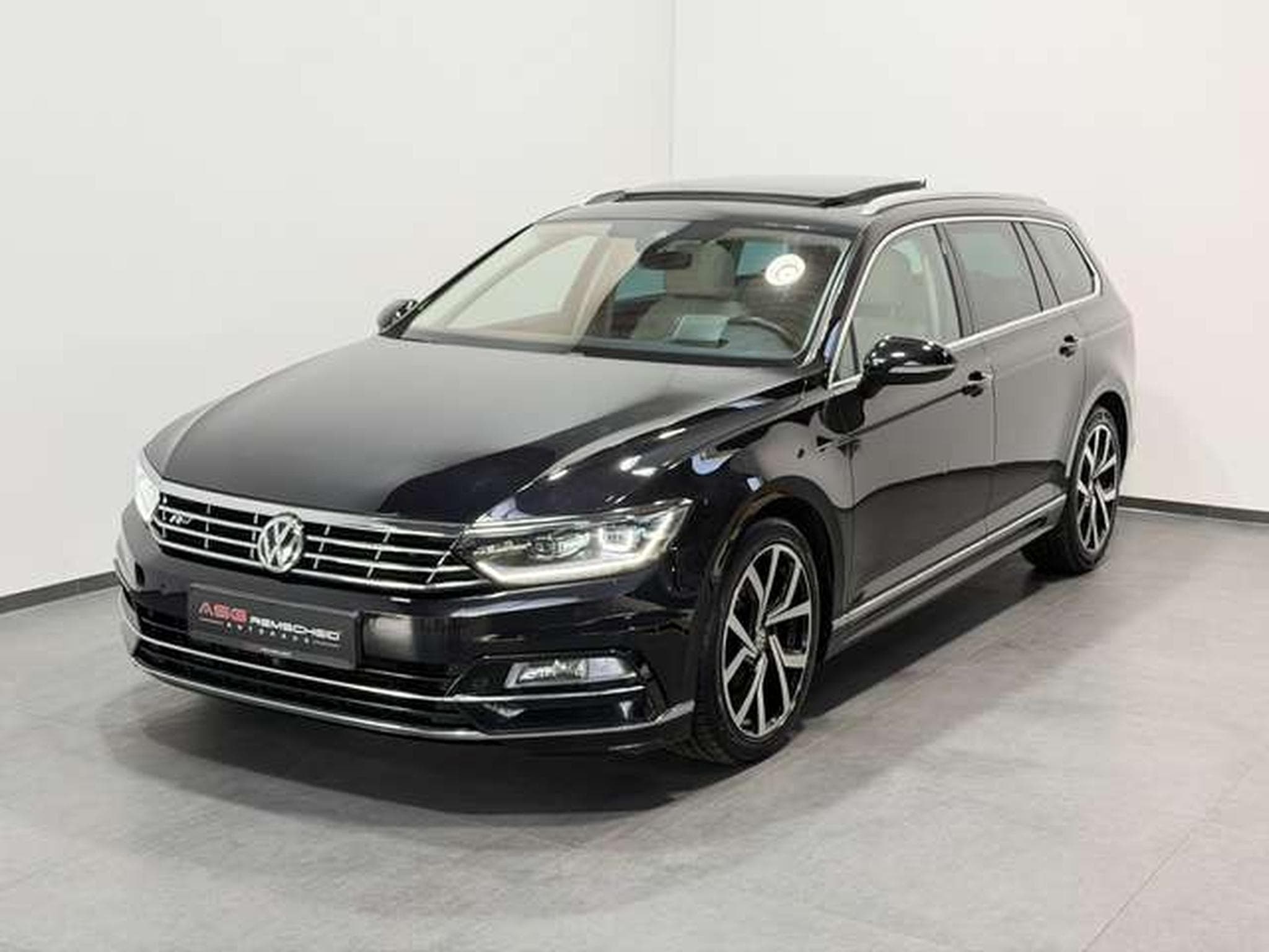 VW Passat R Line 4M *19''*Digital*ACC*H-UP*AHK*Pano (2016) - Foto 1