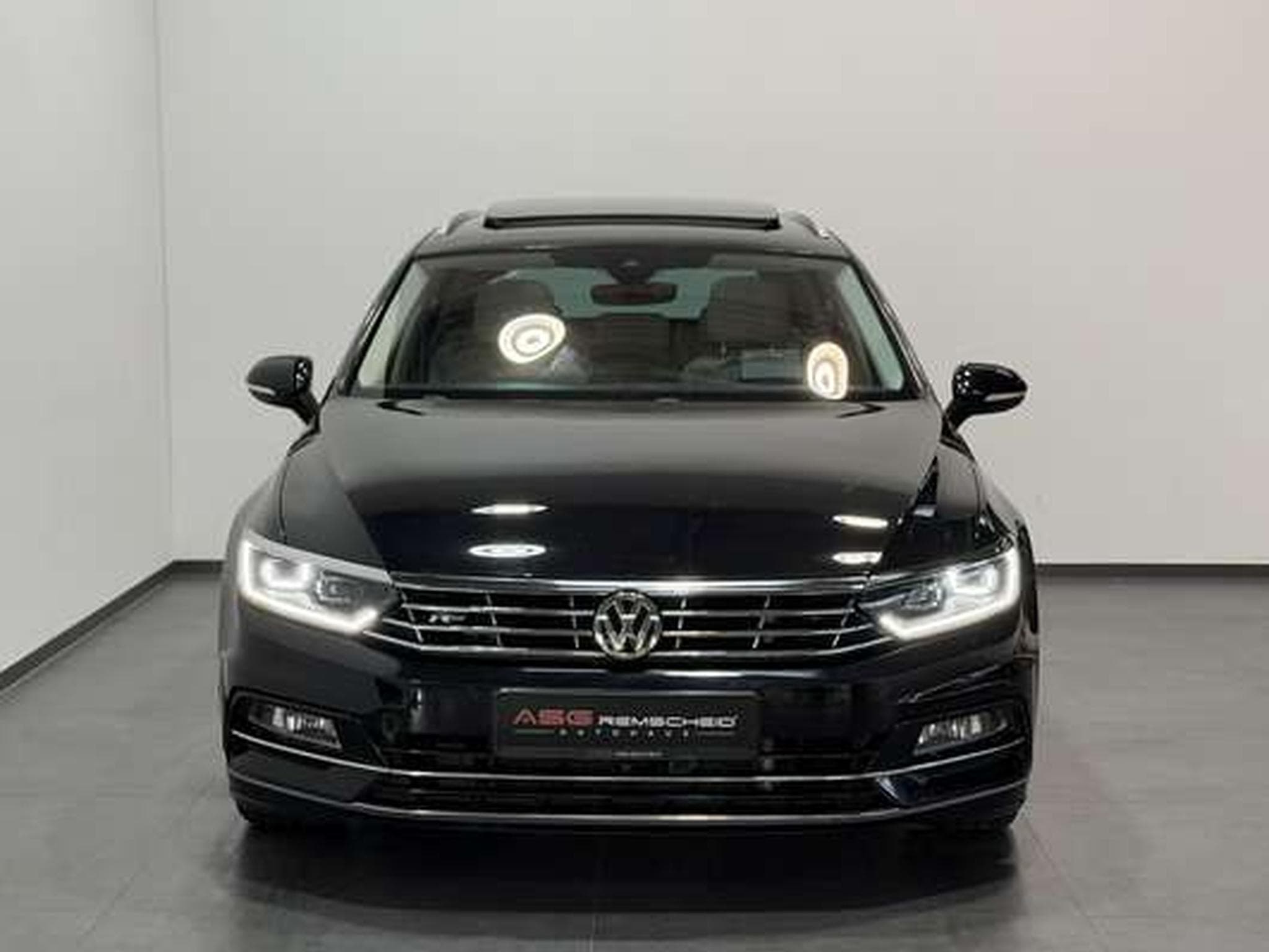 VW Passat R Line 4M *19''*Digital*ACC*H-UP*AHK*Pano (2016) - Foto 2