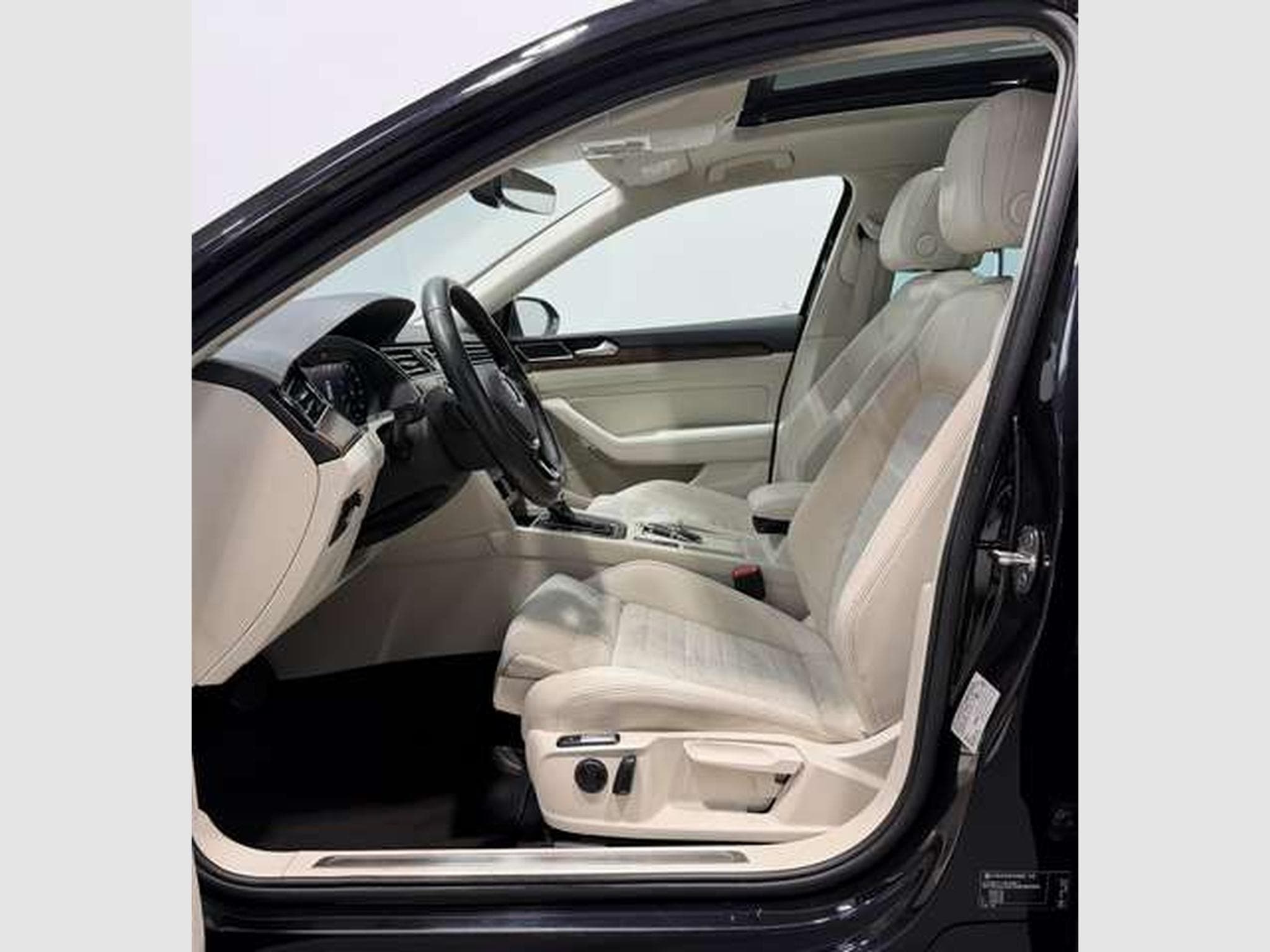 VW Passat R Line 4M *19''*Digital*ACC*H-UP*AHK*Pano (2016) - Foto 8