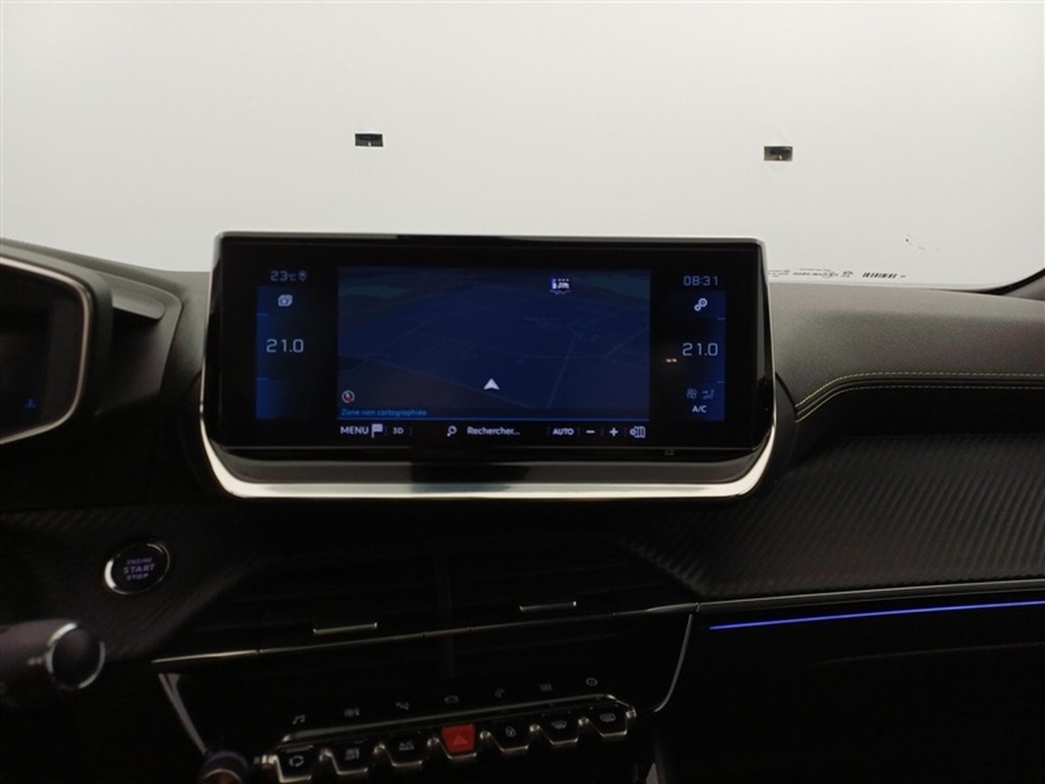 Peugeot 2008 1.2 PureTech GT Line PANO/CAM/CARPLAY (2021) - Photo 11