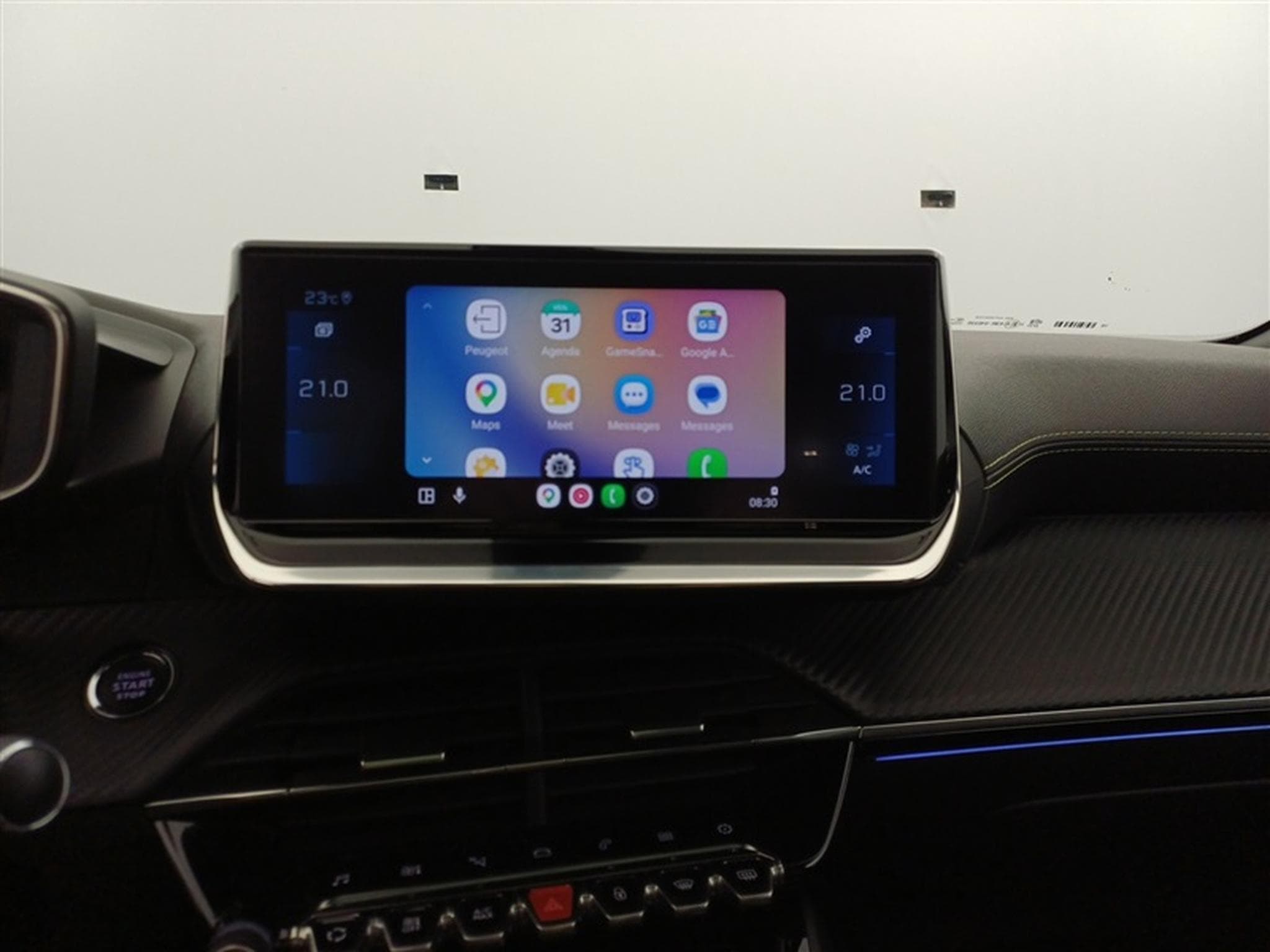 Peugeot 2008 1.2 PureTech GT Line PANO/CAM/CARPLAY (2021) - Photo 12