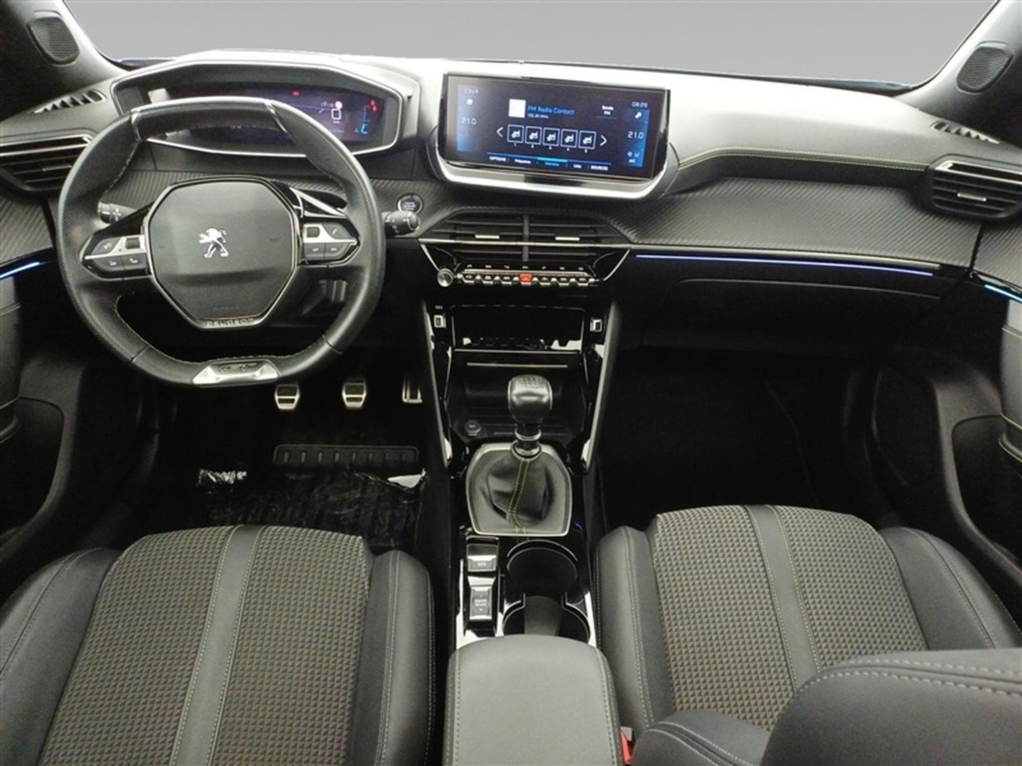 Peugeot 2008 1.2 PureTech GT Line PANO/CAM/CARPLAY (2021) - Photo 8