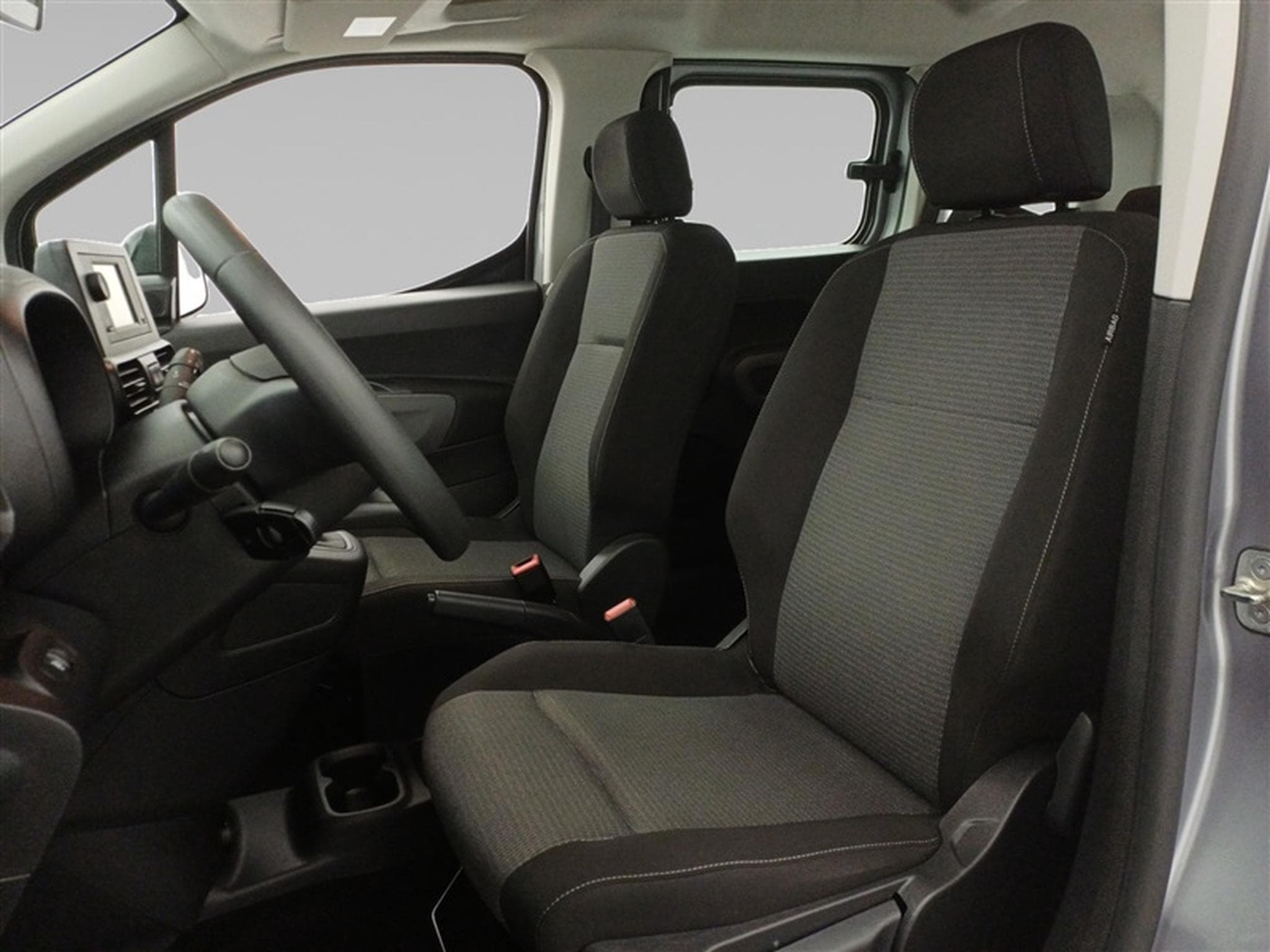 Toyota Proace 1.5 D-4D Active S/S (EU6.3) (2023) - Photo 7