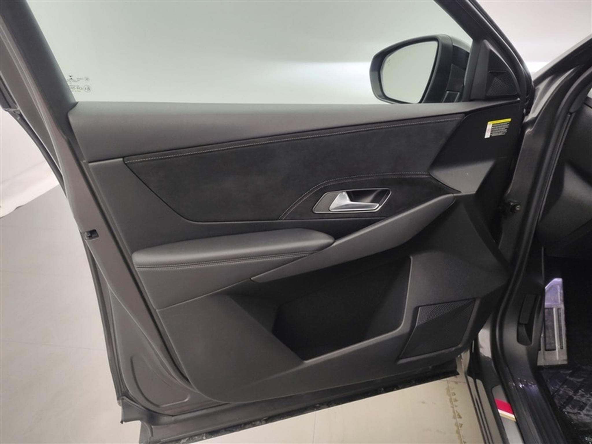 DS Automobiles DS7 1.5 HDI EAT8 Performance Line *NAVI/CARPLAY/S-CUIR* (2023) - Foto 17