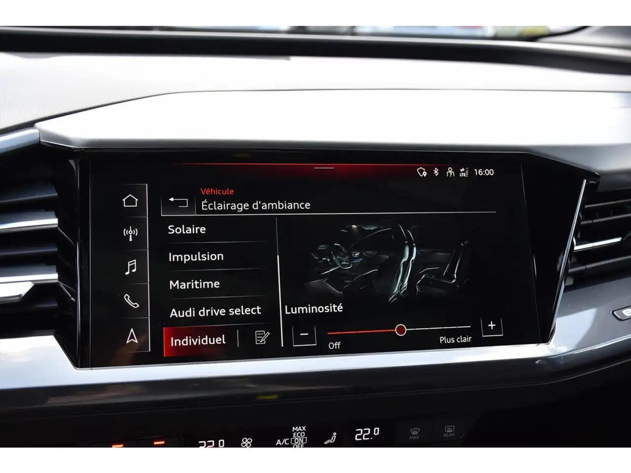 Audi e-tron (2024) - Foto 15