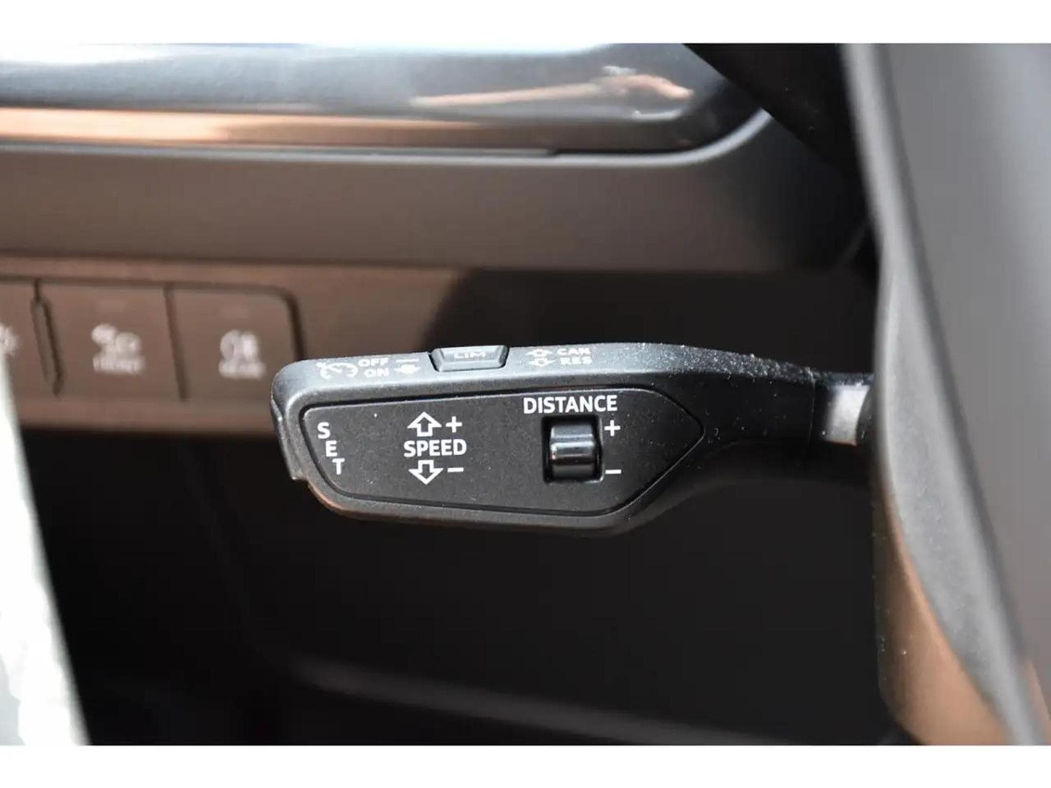 Audi e-tron (2024) - Foto 23