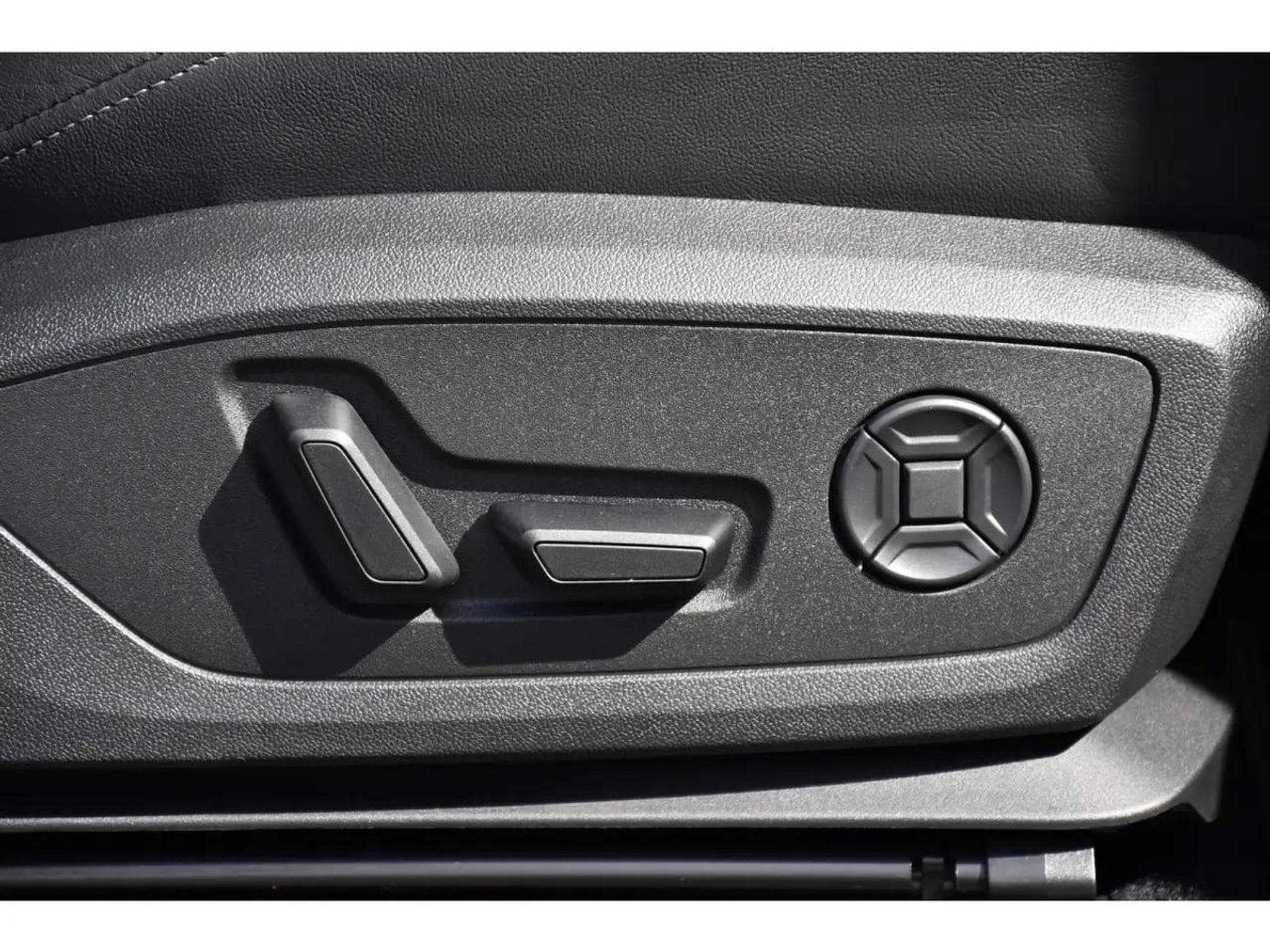 Audi e-tron (2024) - Foto 25