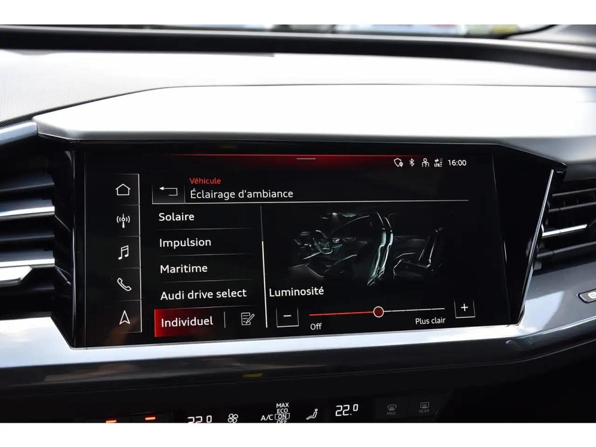 Audi e-tron (2024) - Foto 15